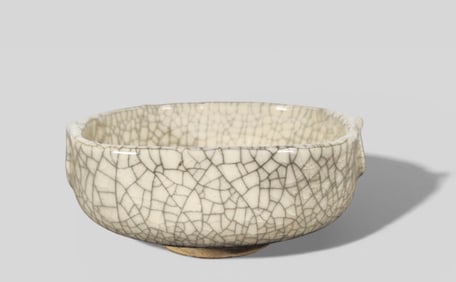 Rare Chinese Ge‑Type Crackle‑Glazed Footed Bowl