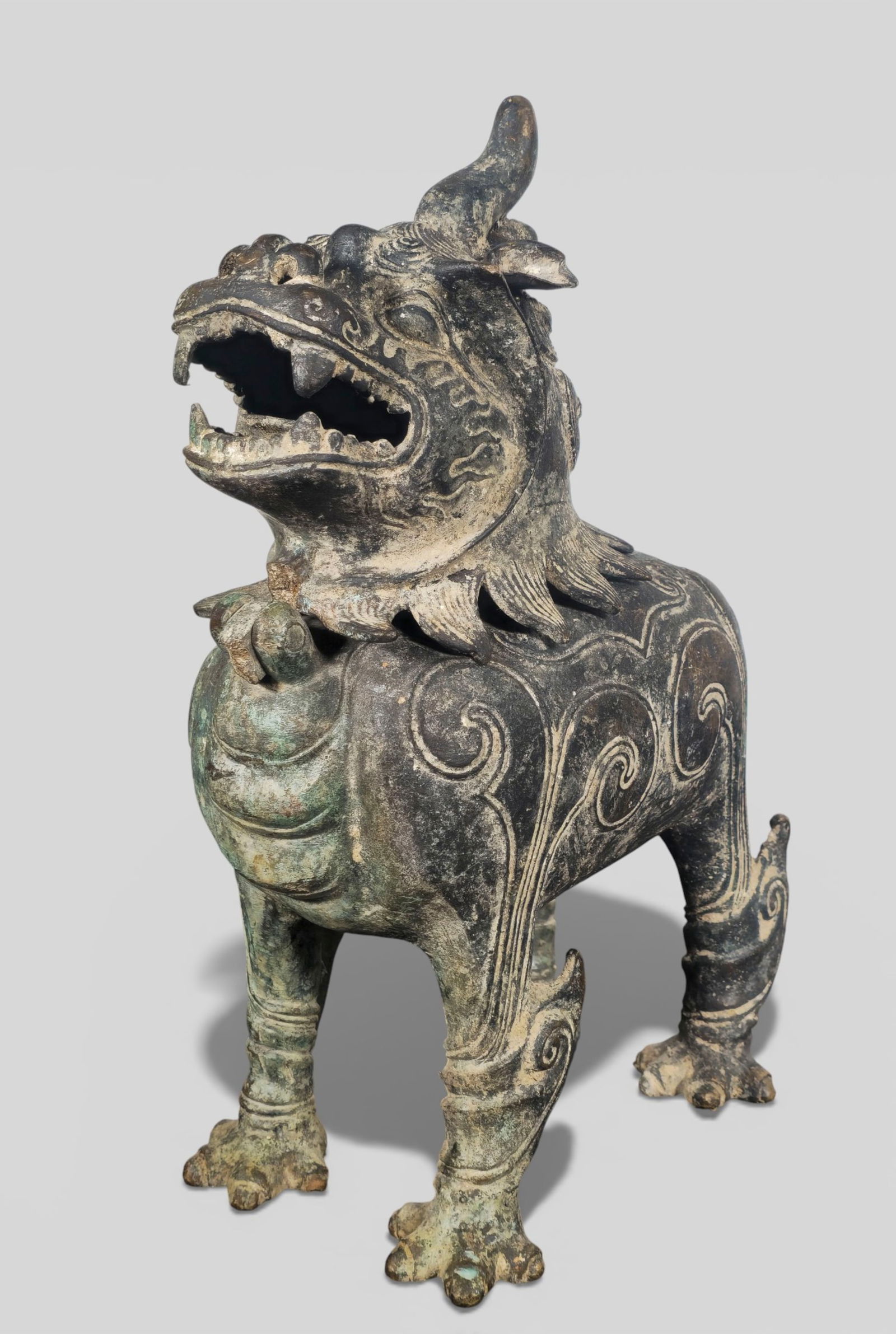 Chinese Imperial Guardian Lion Bronze Figure (1 of 18)