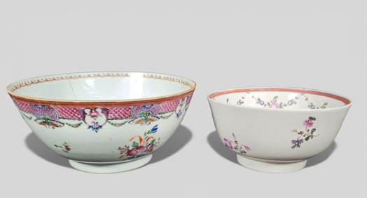 Pair of 18th‑Century Chinese Export Porcelain Bowls
