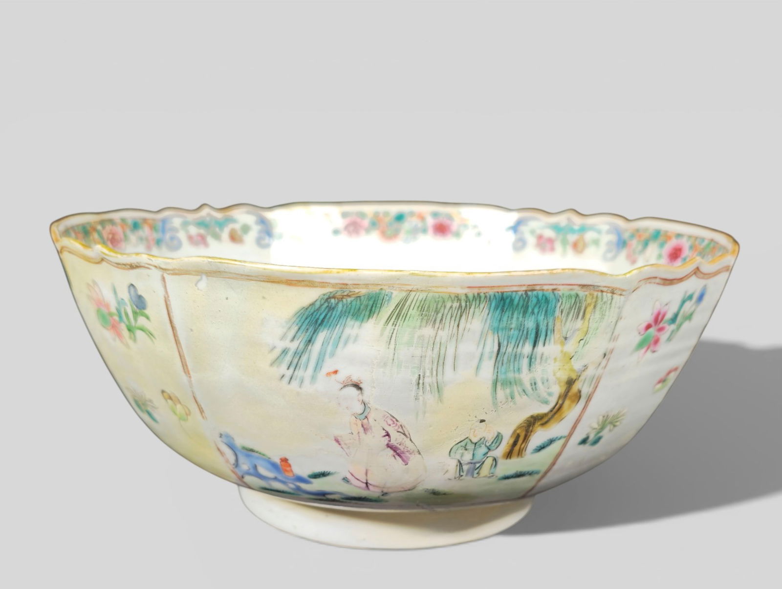 18th‑Century Chinese Export Porcelain Bowl (1 of 14)