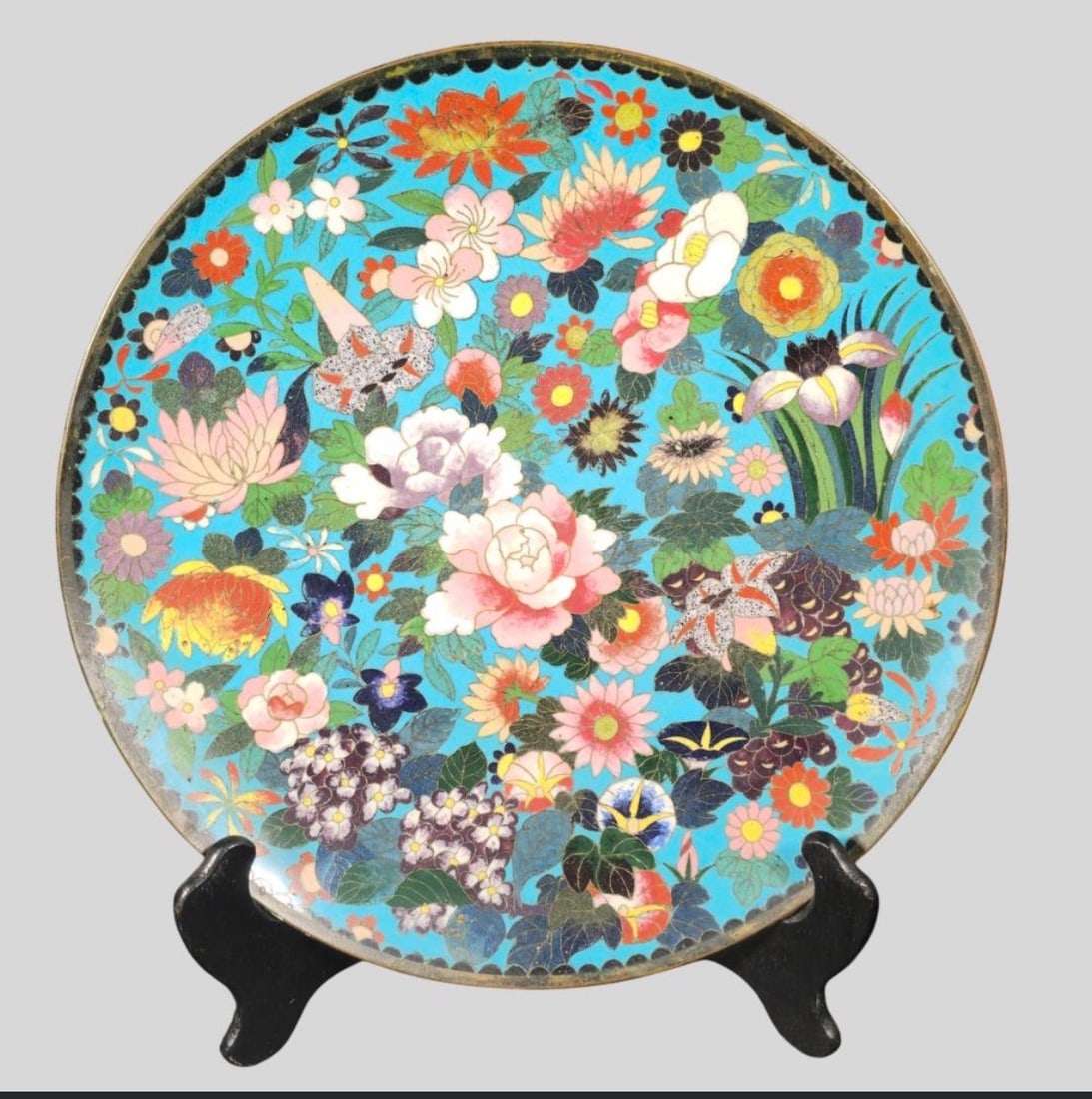 Chinese Cloisonné “Thousand Flowers” Charger, 18th Century: Chinese Cloisonné “Thousand Flowers” Charger, 18th Century. 18th?century Chinese cloisonné charger is densely decorated in the classic “Thousand Flowers” pattern, featuring a profusi
