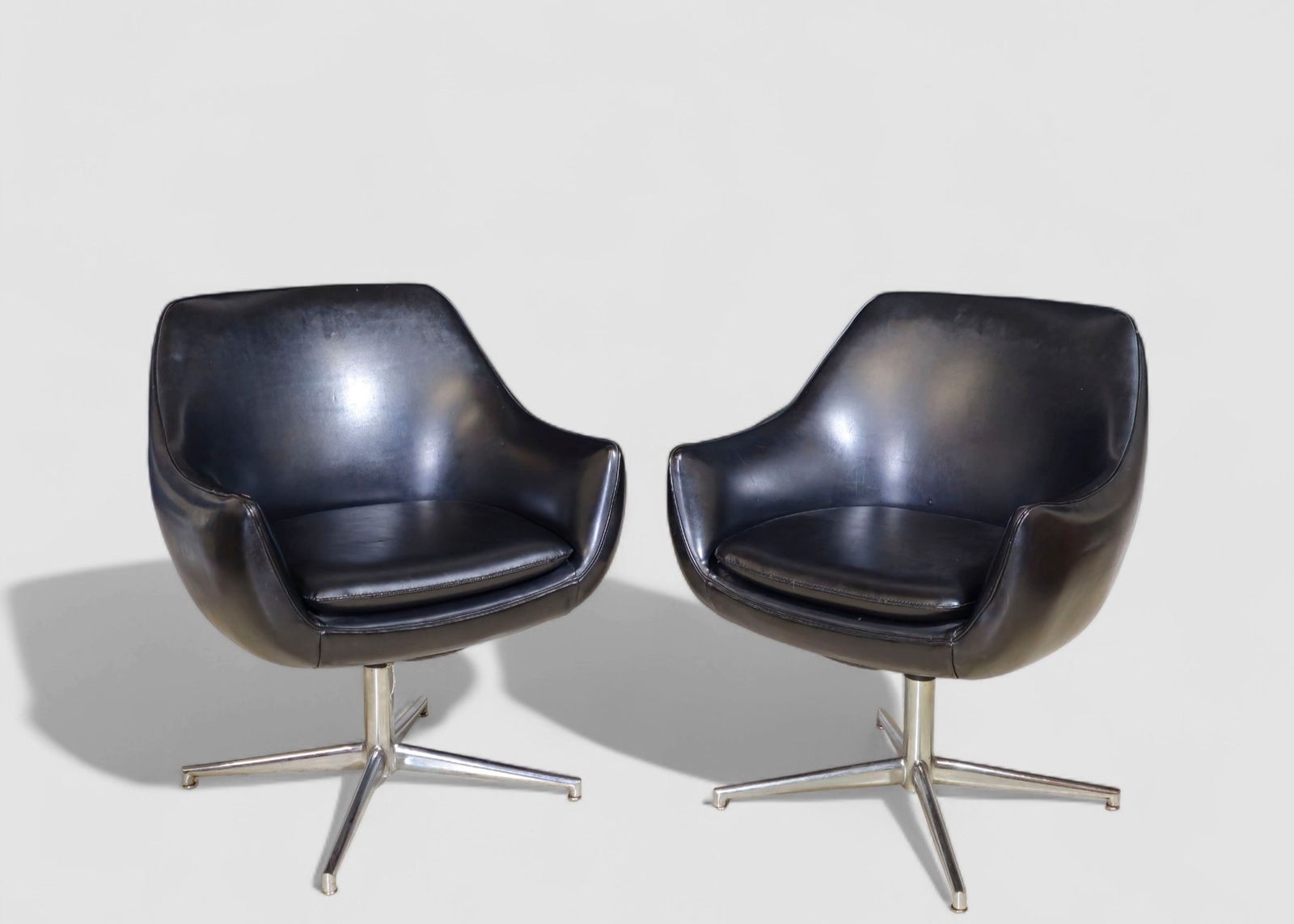 George Reinoehl Stow Davis Swivel Lounge Chairs (1 of 7)