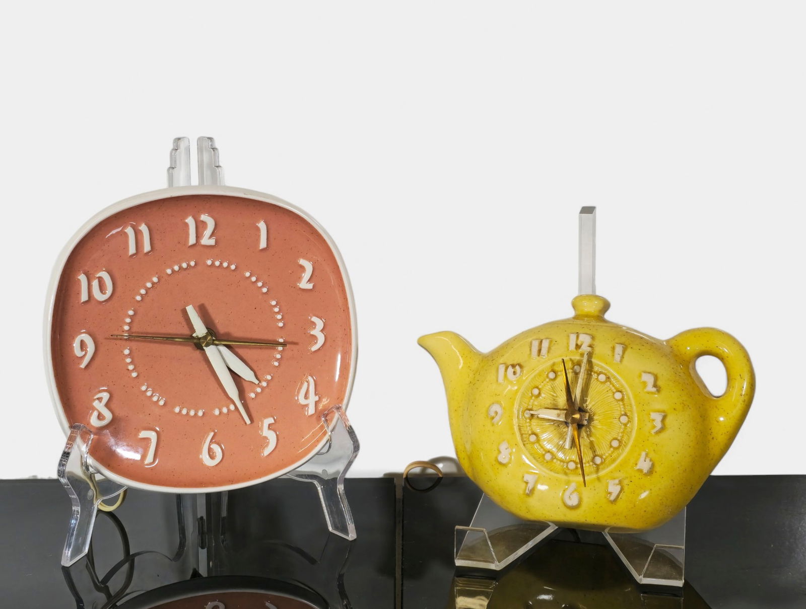 Russell Wright Harkerware Corral Wall Clock and Teapot Wall Clock (1 of 9)