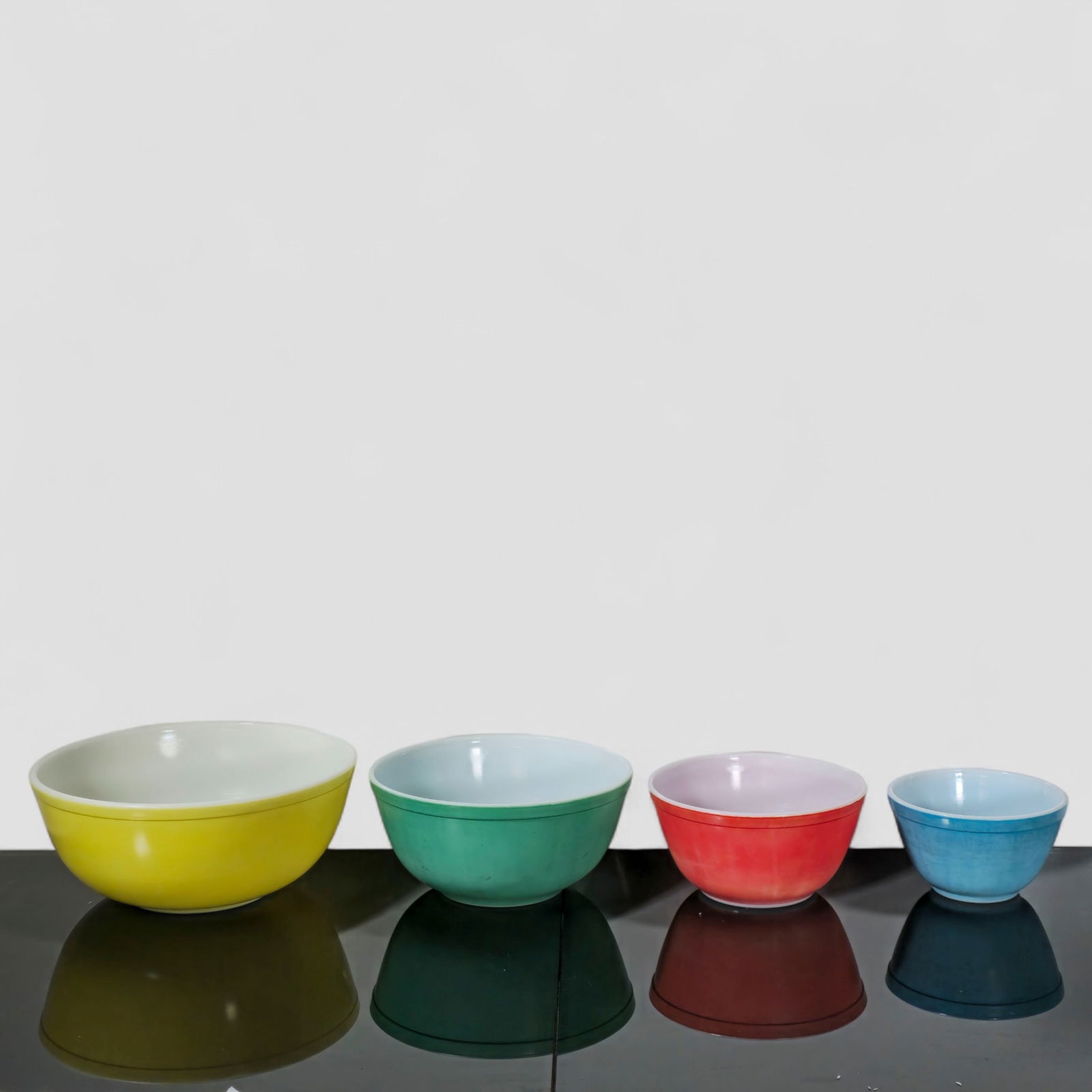 Pyrex Primary Colors Mixing Bowl Set (1 of 14)