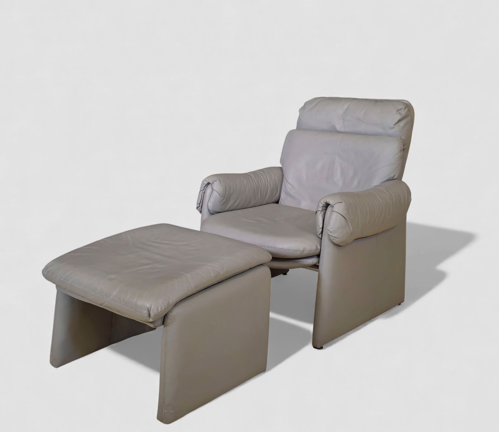 1980+D174s Leather Lounge Chair & Ottoman (1 of 10)