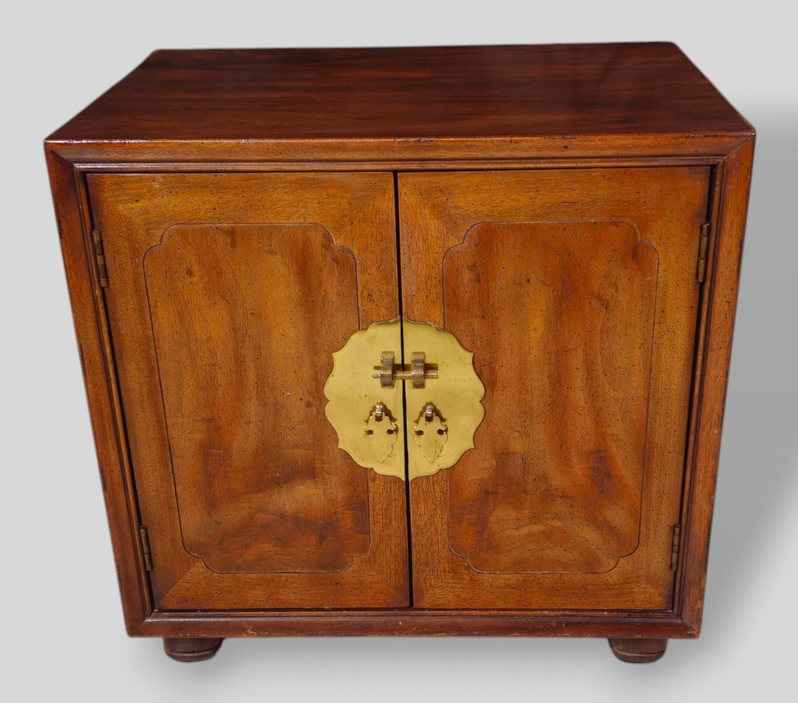 Henredon Nightstand (1 of 7)