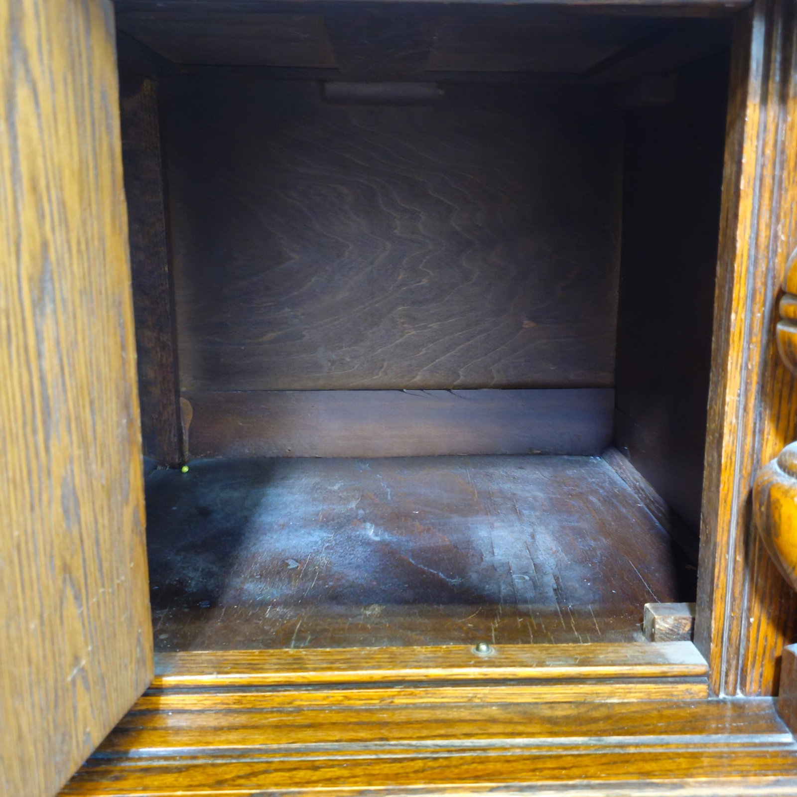 Carved Oak Sideboard / Cabinet - 13