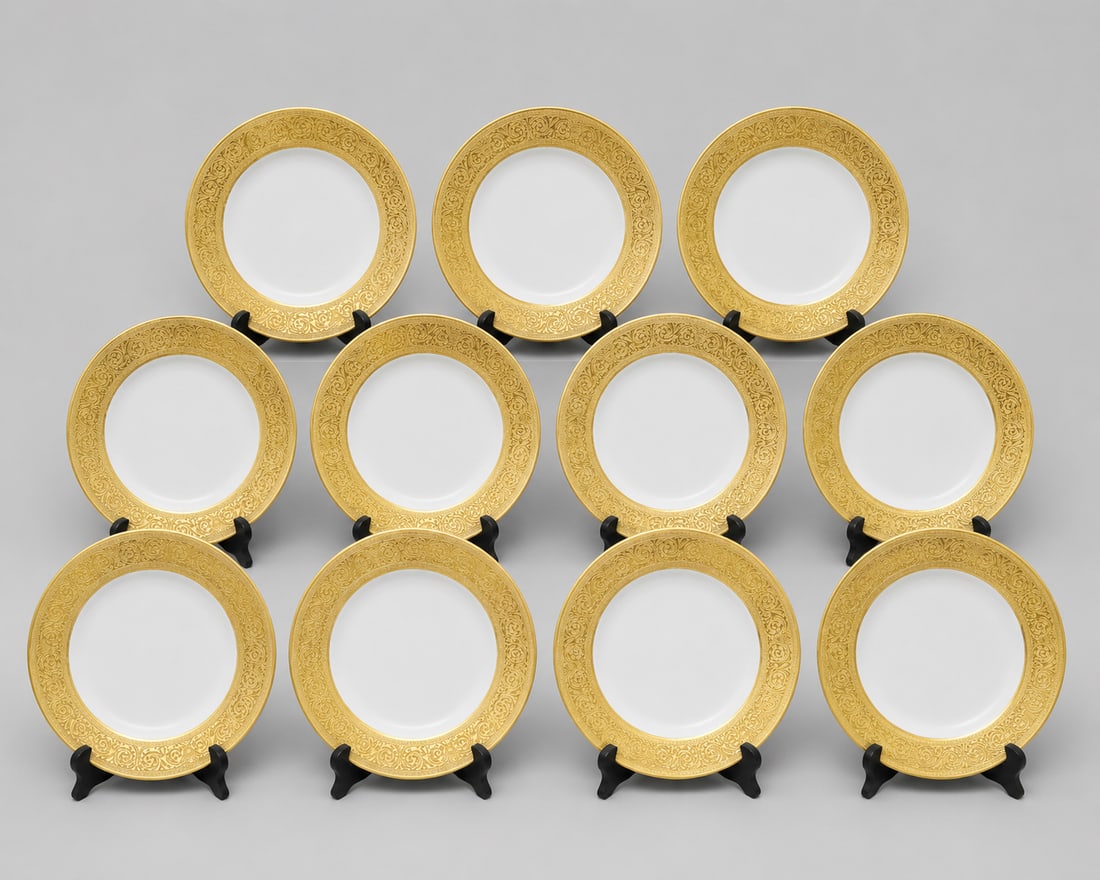 Hutchenreuther Selb Germany Bavaria Gold Encrusted Porcelain Dinner Plates (1 of 8)