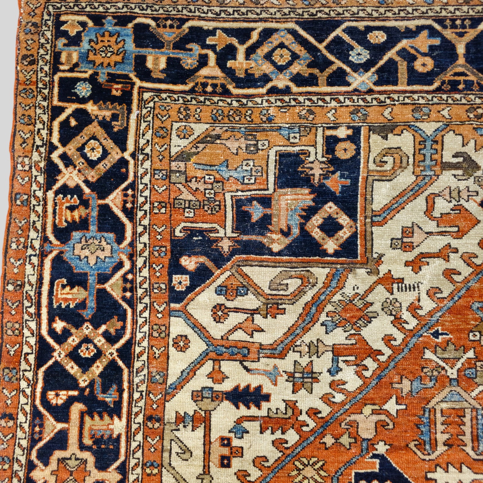 Heriz Area Rug - 4