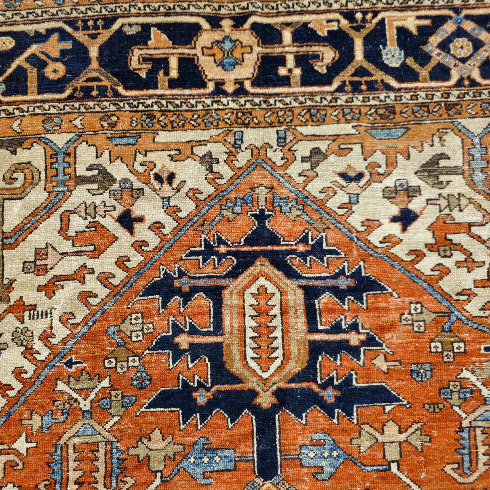 Heriz Area Rug - 5