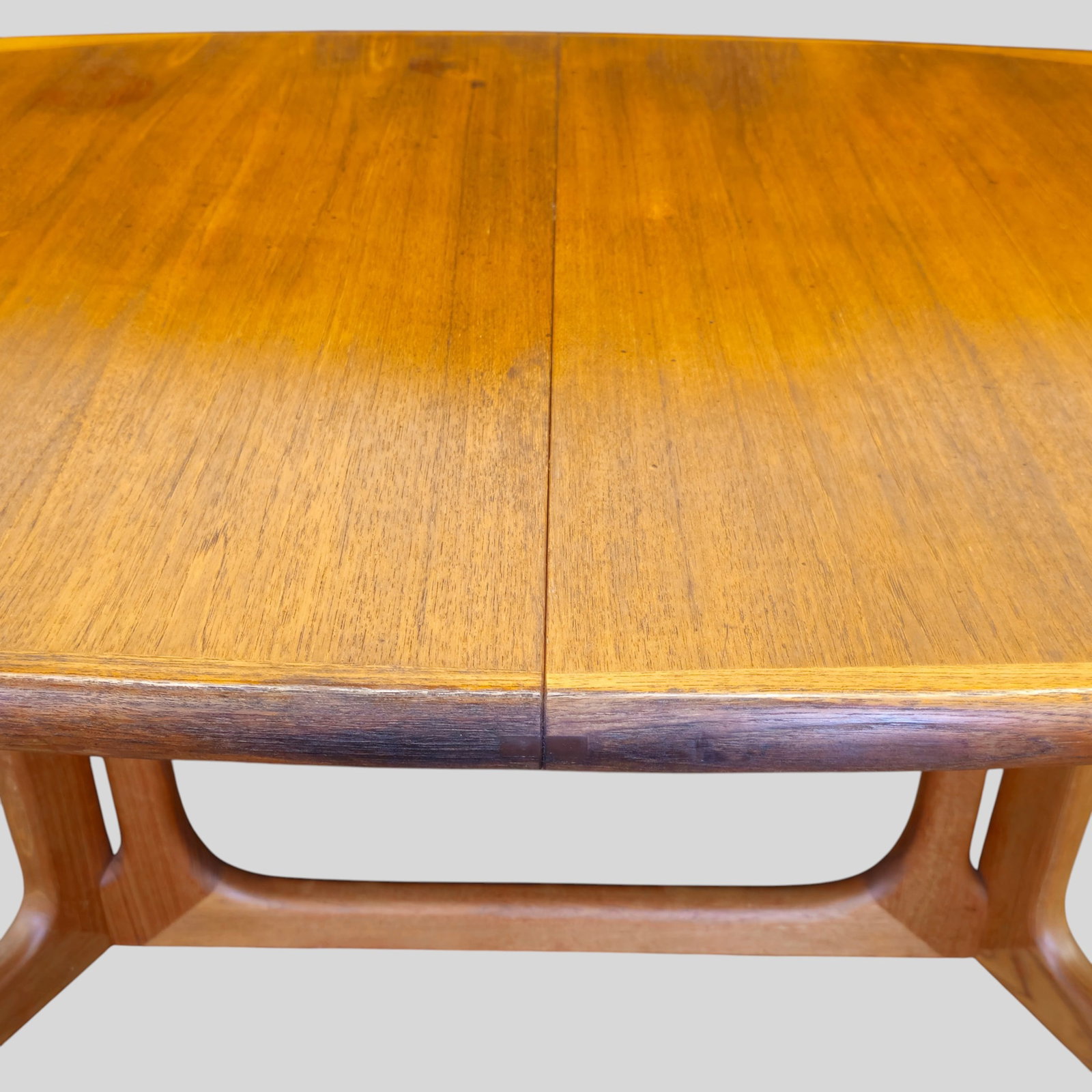 Benny Linden Dining Table - 19