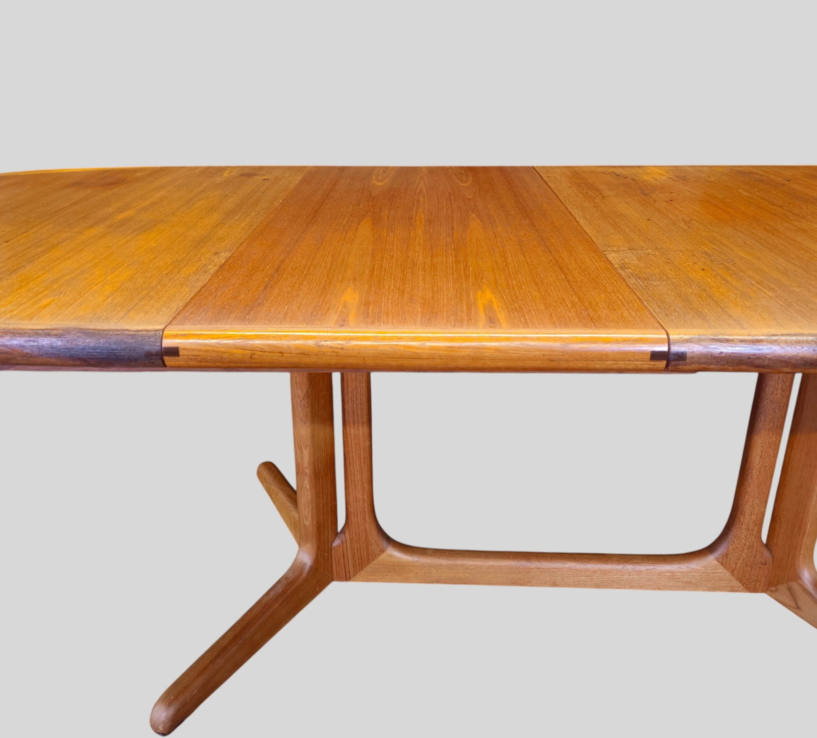 Benny Linden Dining Table - 2