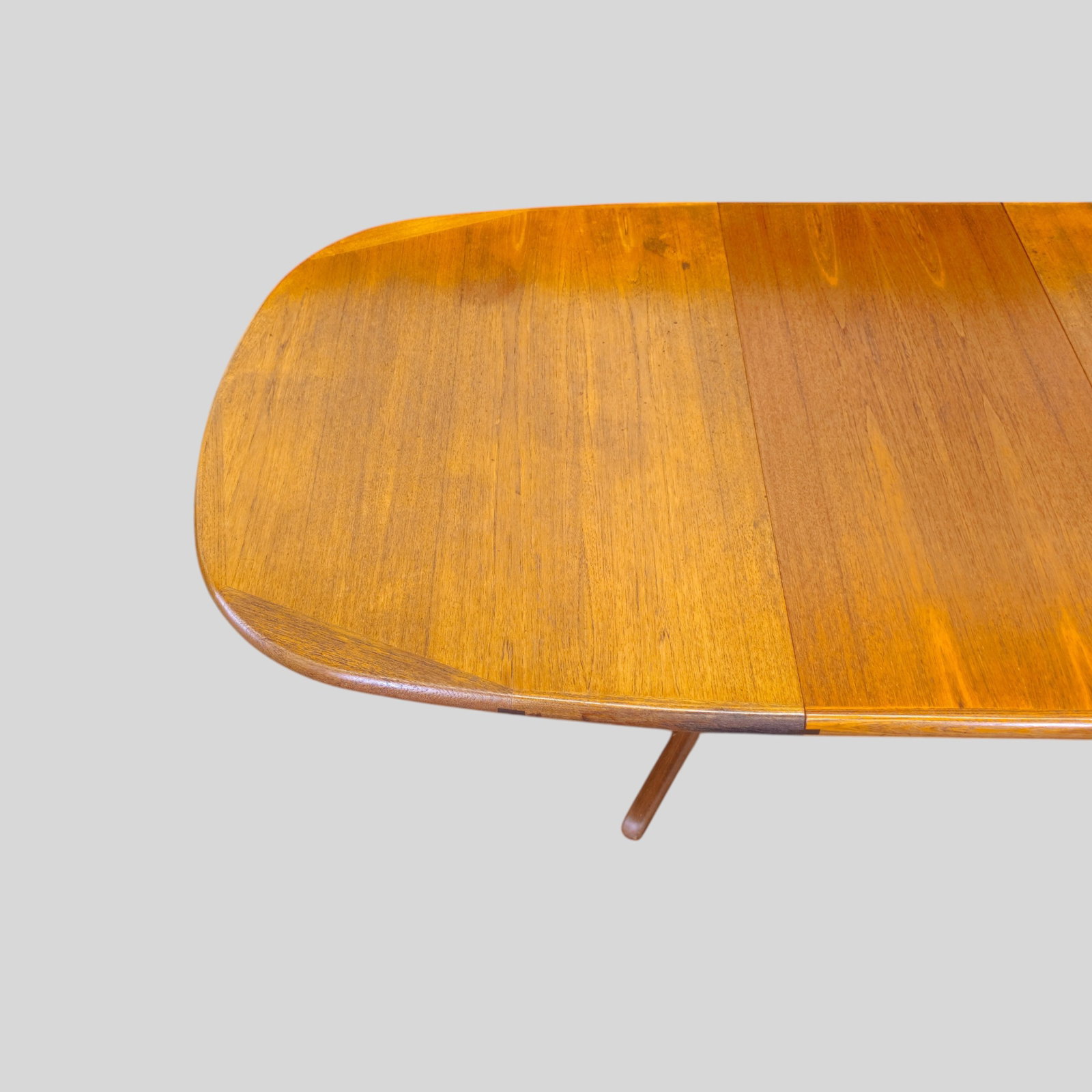 Benny Linden Dining Table - 3