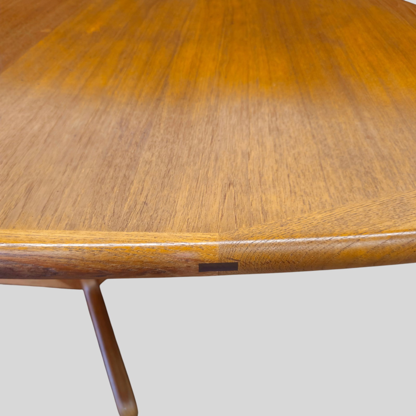 Benny Linden Dining Table - 4