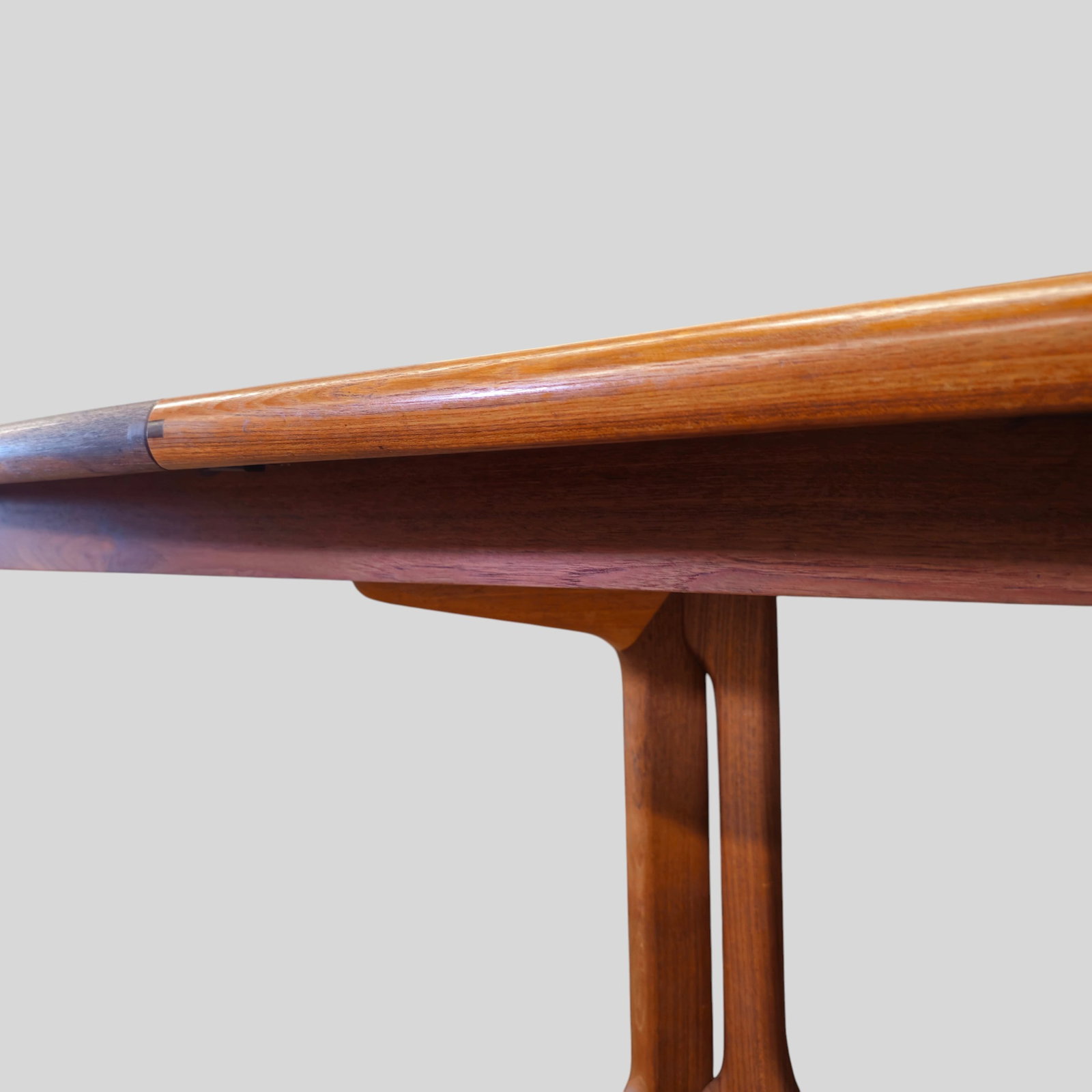 Benny Linden Dining Table - 8