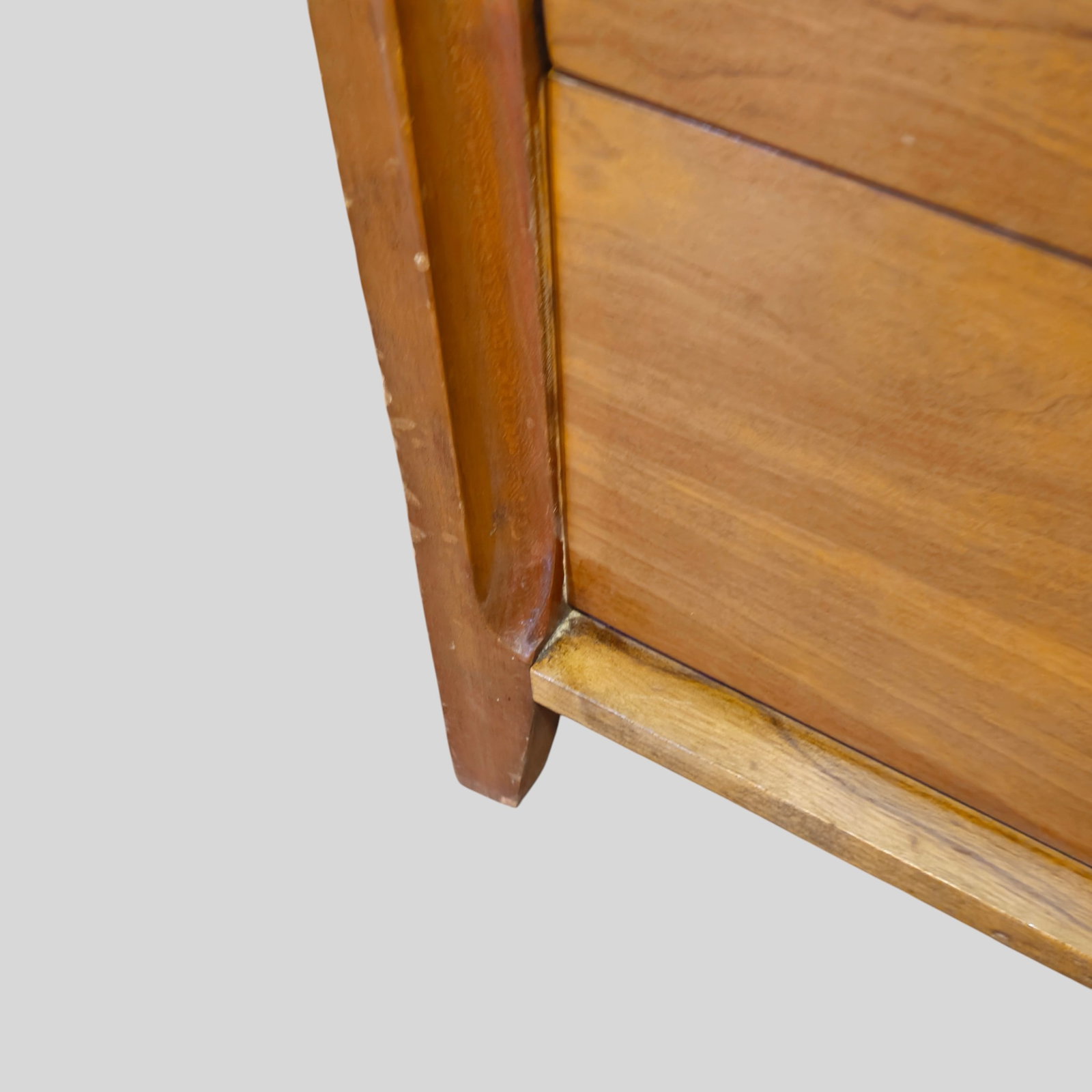 Basic Witz MCM Dresser/Chest - 13
