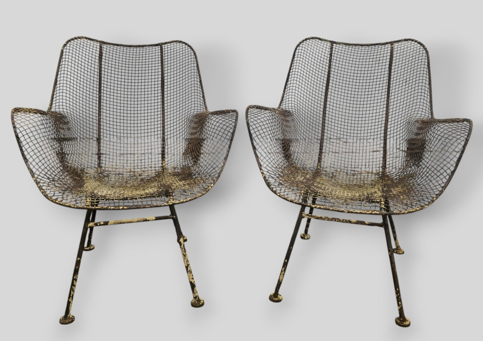 Russel Woodard Sculptura Lounge Chairs: Russel Woodard Sculptura Lounge Chairs. Pair. USA, 1965. Enameled steel. 26 3/4w x 24d x 28 1/2h.