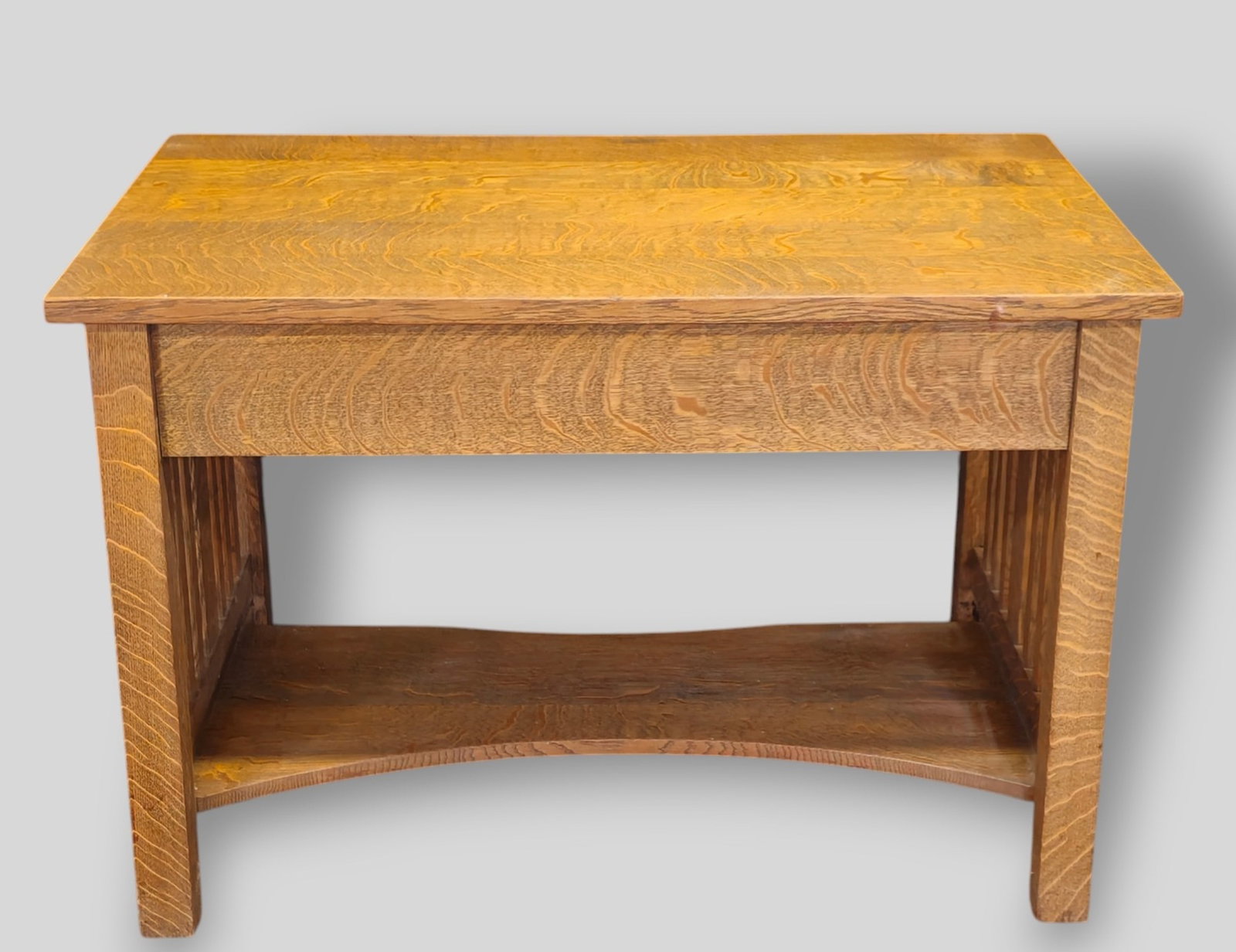 Oak Arts & Crafts Mission Oak Library Table: Oak Arts & Crafts Mission Oak Library Table. USA, 1910. 43 3/4w x 28 3/4d x 29 1/4h.