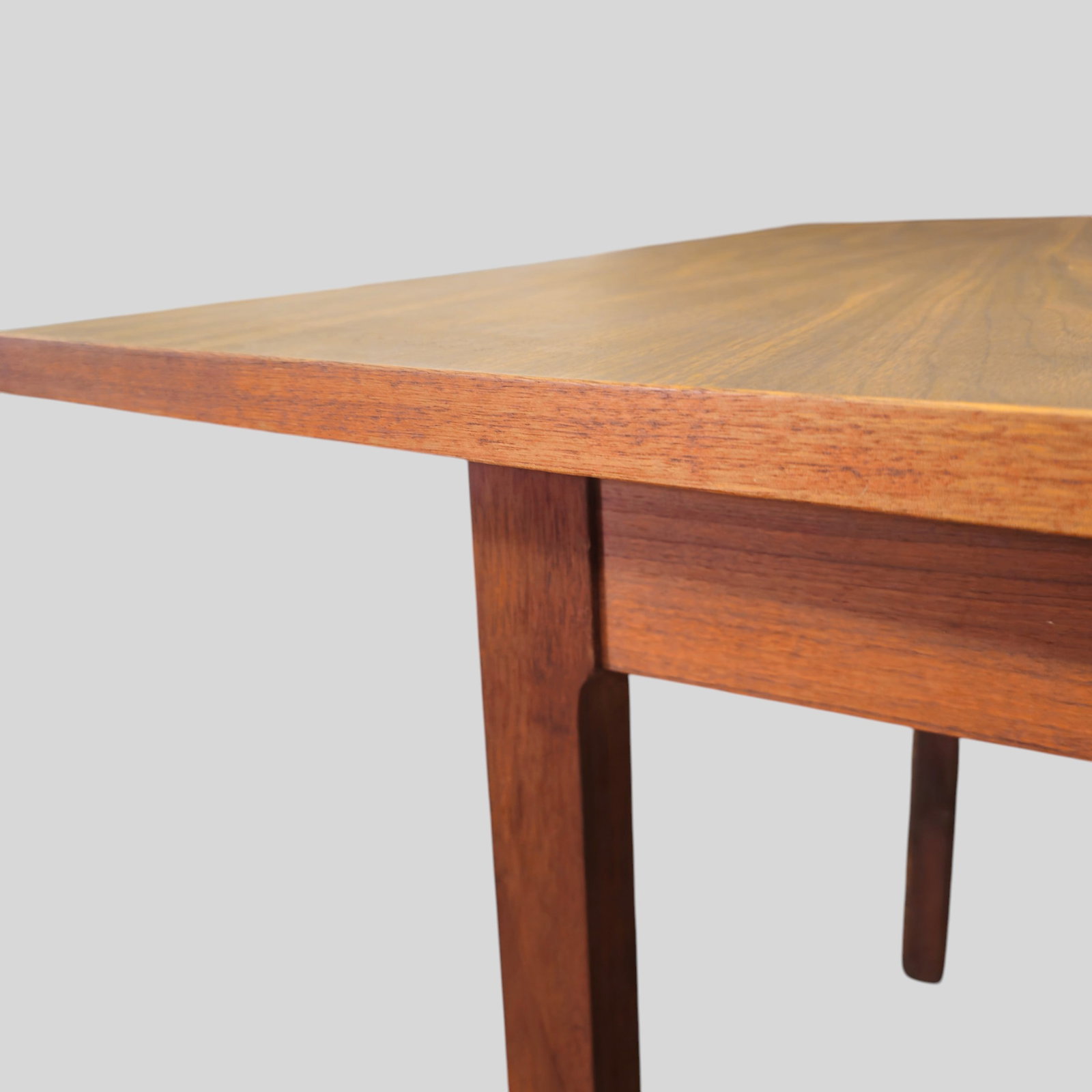 Stanley Distinctive Dining Table - 5