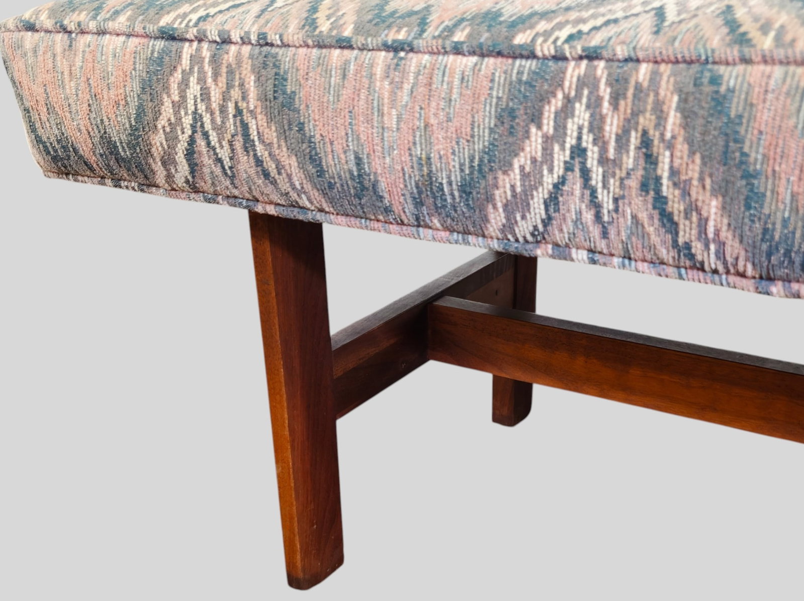 MCM Bench - 5
