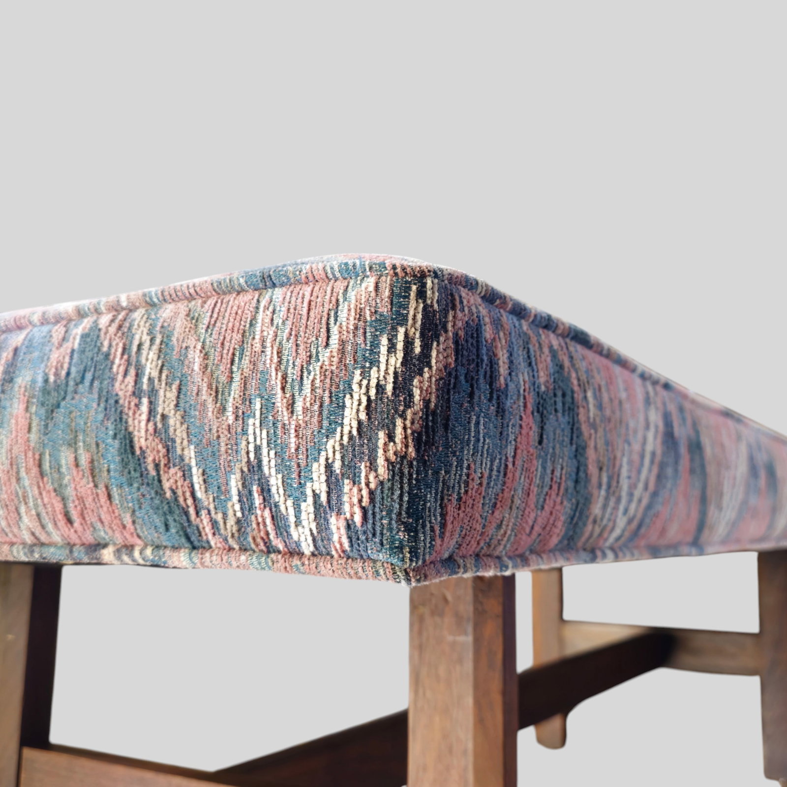 MCM Bench - 9