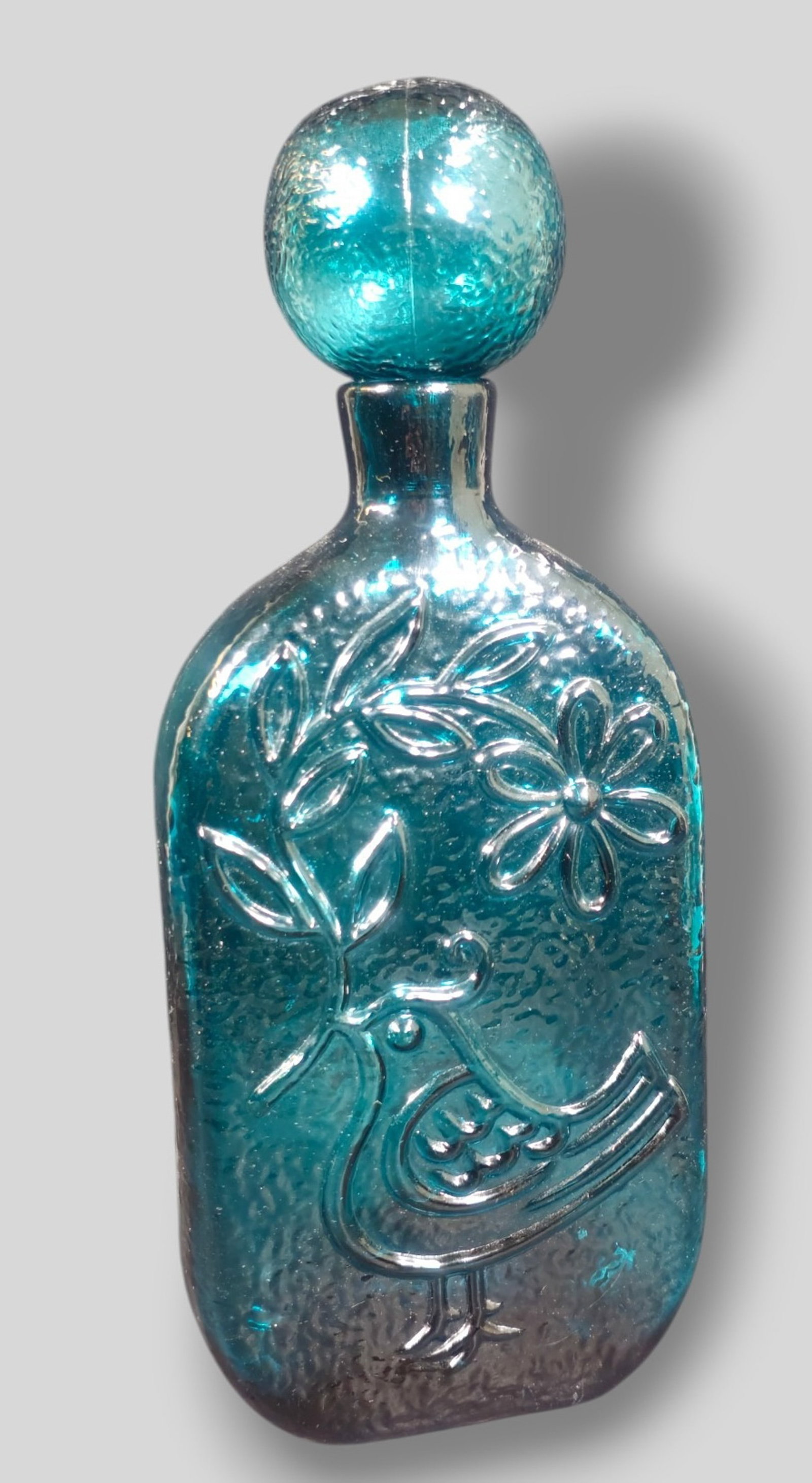 Wayne Husted Stelvia MCM Decanter and Stopper: Wayne Husted Stelvia MCM Decanter and Stopper. Italy. 1960s. 5 1/2w x 2 1/2d x 13 3/8h.