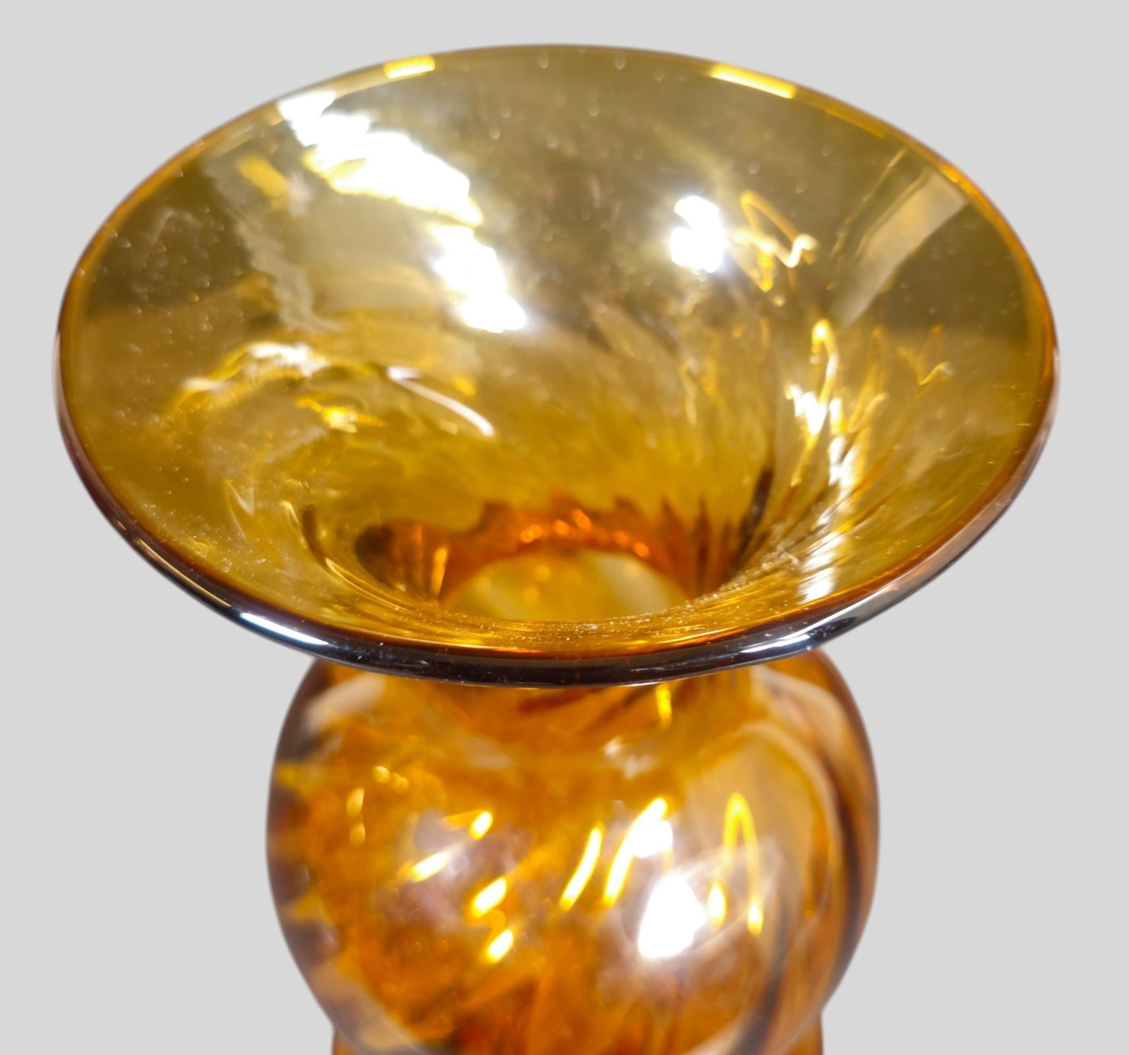 Wayne Husted Blenko MCM Twist Vase - 3