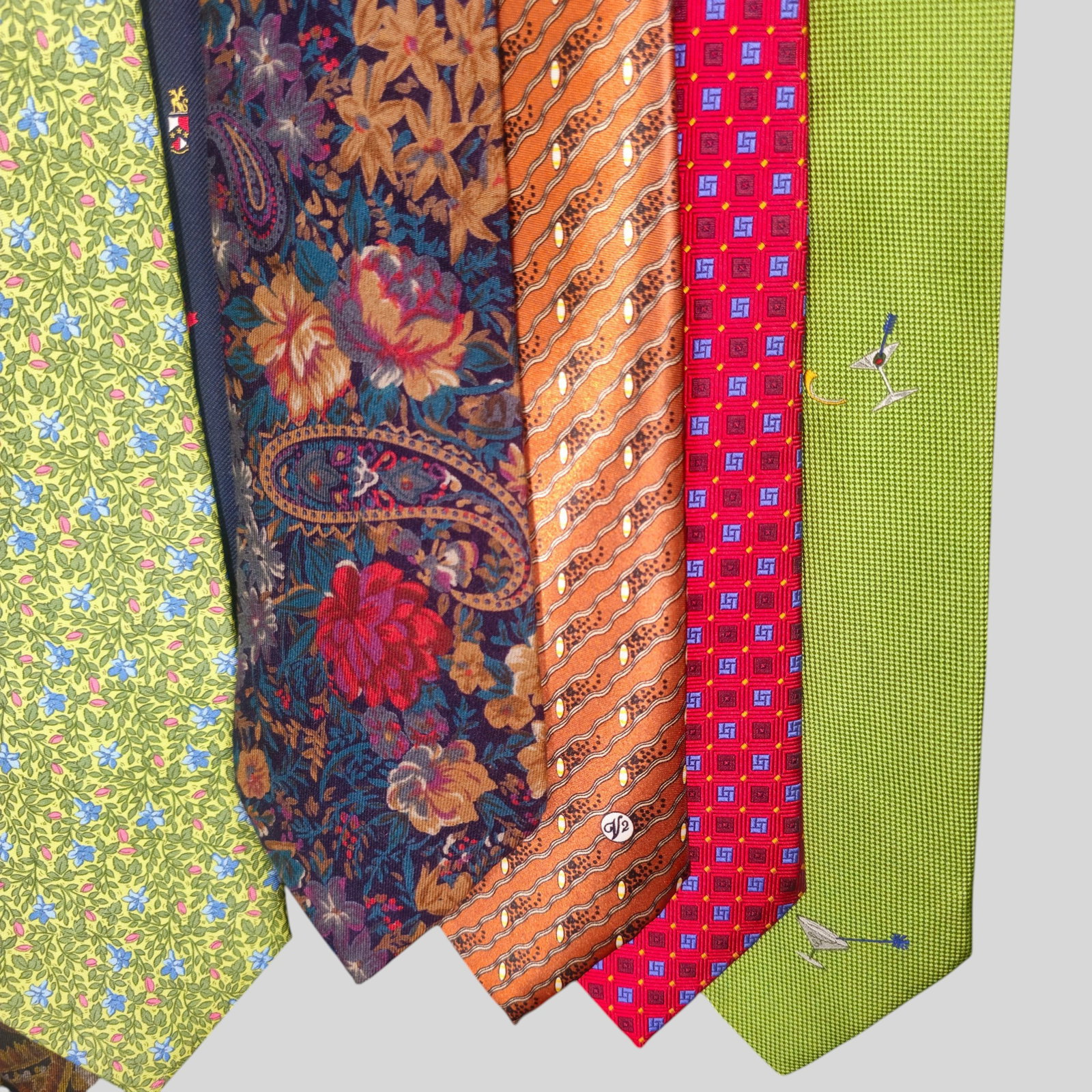 25 Assembled Neckties - 4