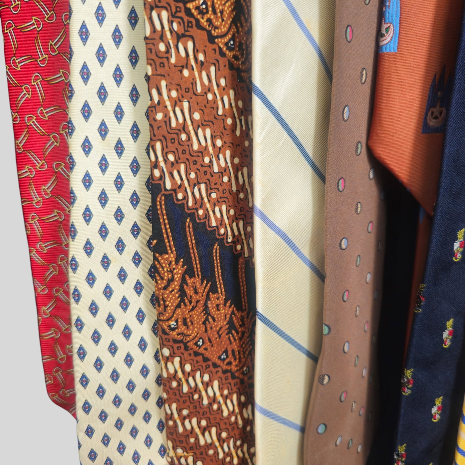 25 Assembled Neckties - 6
