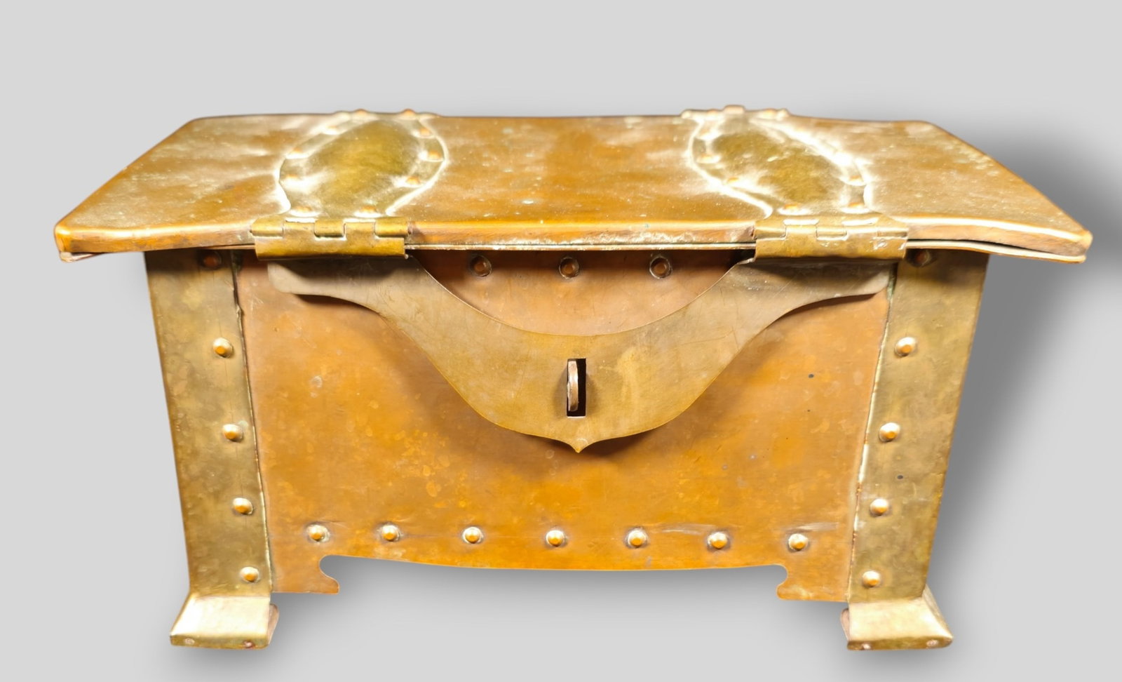 Arts and Crafts Hand Hammered Hinged Lid Box (1 of 13)