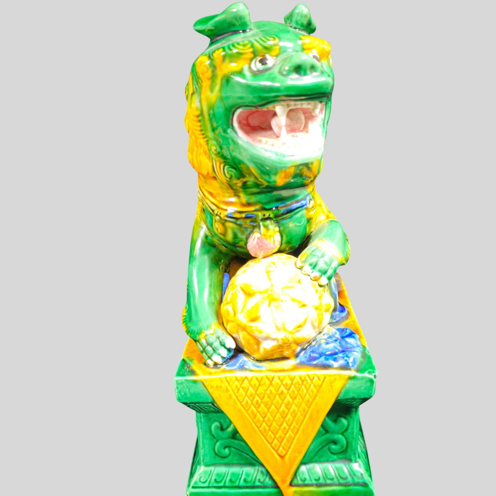 Chinese Porcelain Foo Dogs - 9
