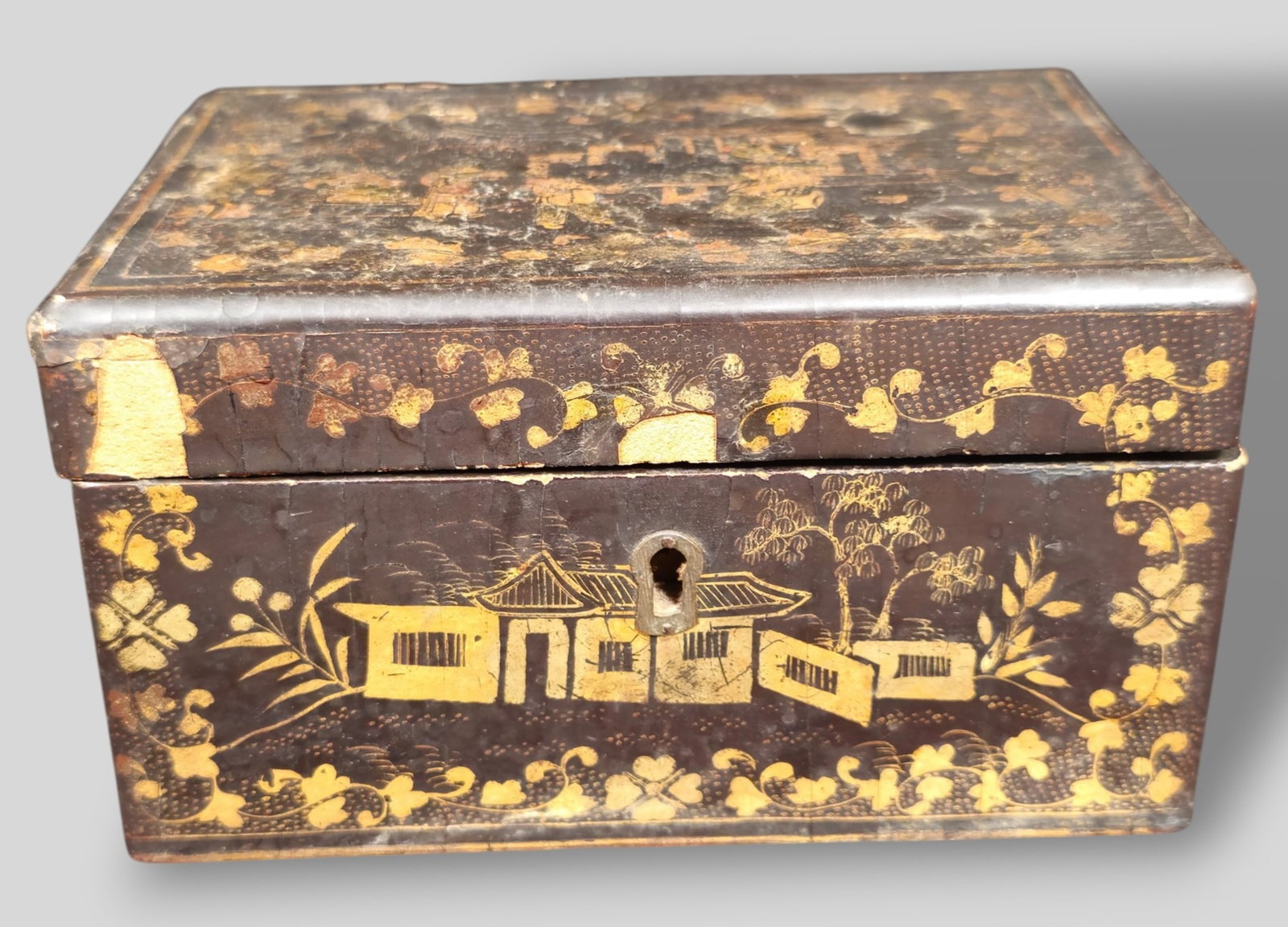 19th Century Intricately Carved Chess Set: 19th Century Intricately Carved Chess Set. Circa 1820-1830. Complete. Original Black lacquered wood gold gilt hinged lid box. Box 6 1/4w x 4 1/2d x 3 1/2h. King 3 3/8h.