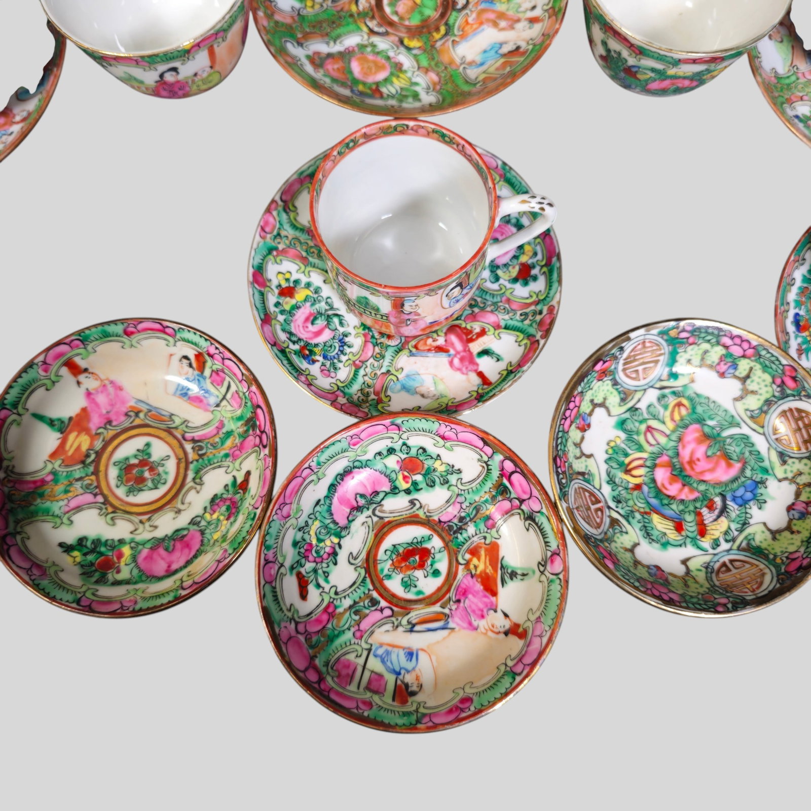 Assembled Chinese Rose Medallion Tableware - 5