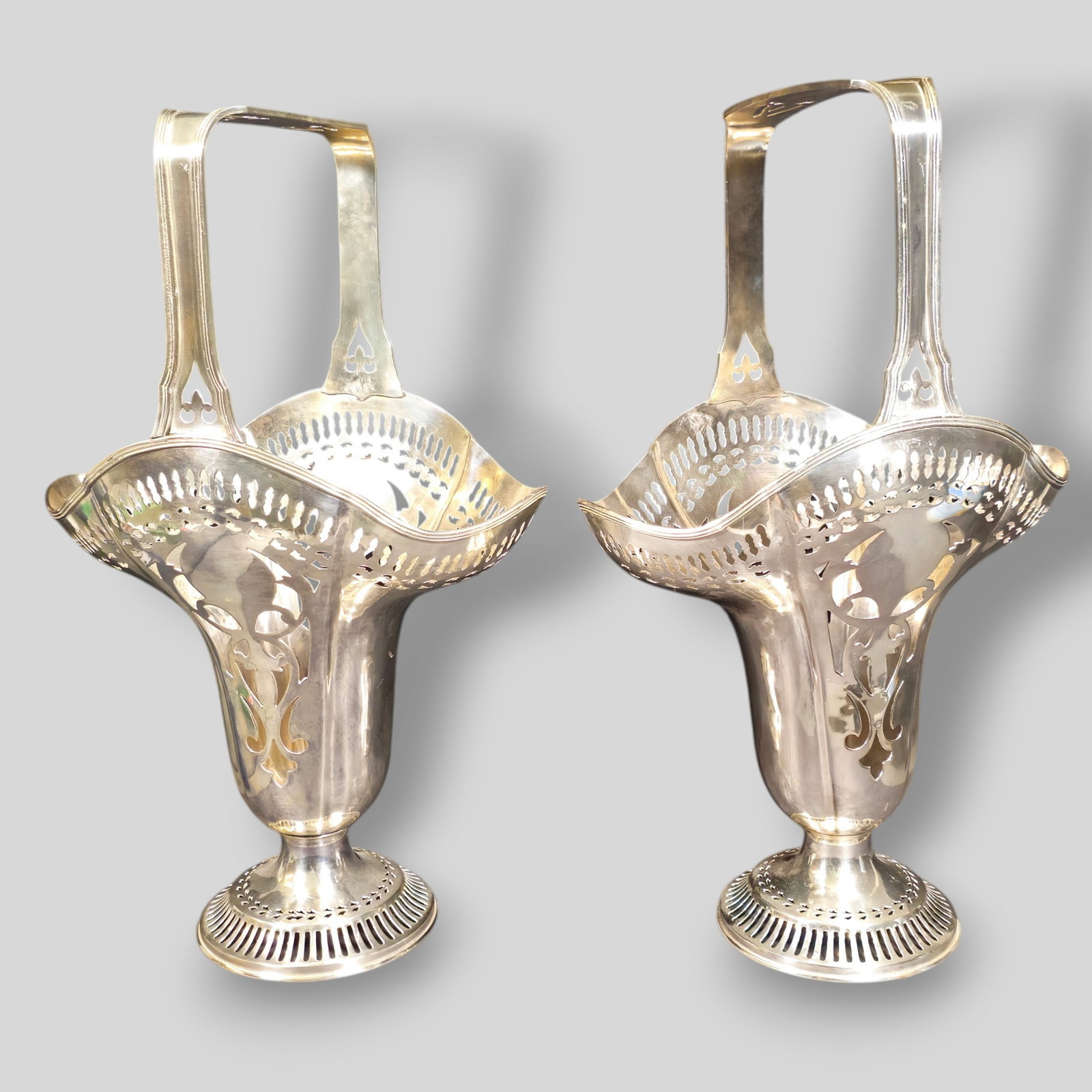 Silver Plated Wedding Baskets (1 of 11)