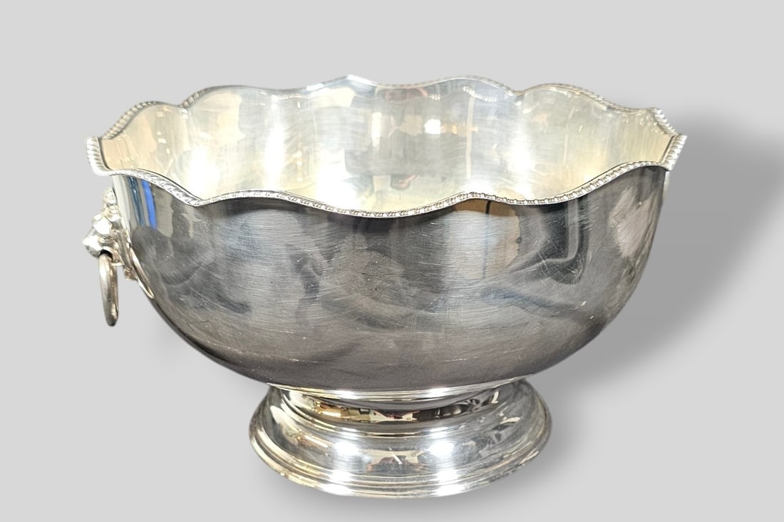 Sheffield Style Silver Plate Scalloped Punch or Ice Bowl (1 of 9)