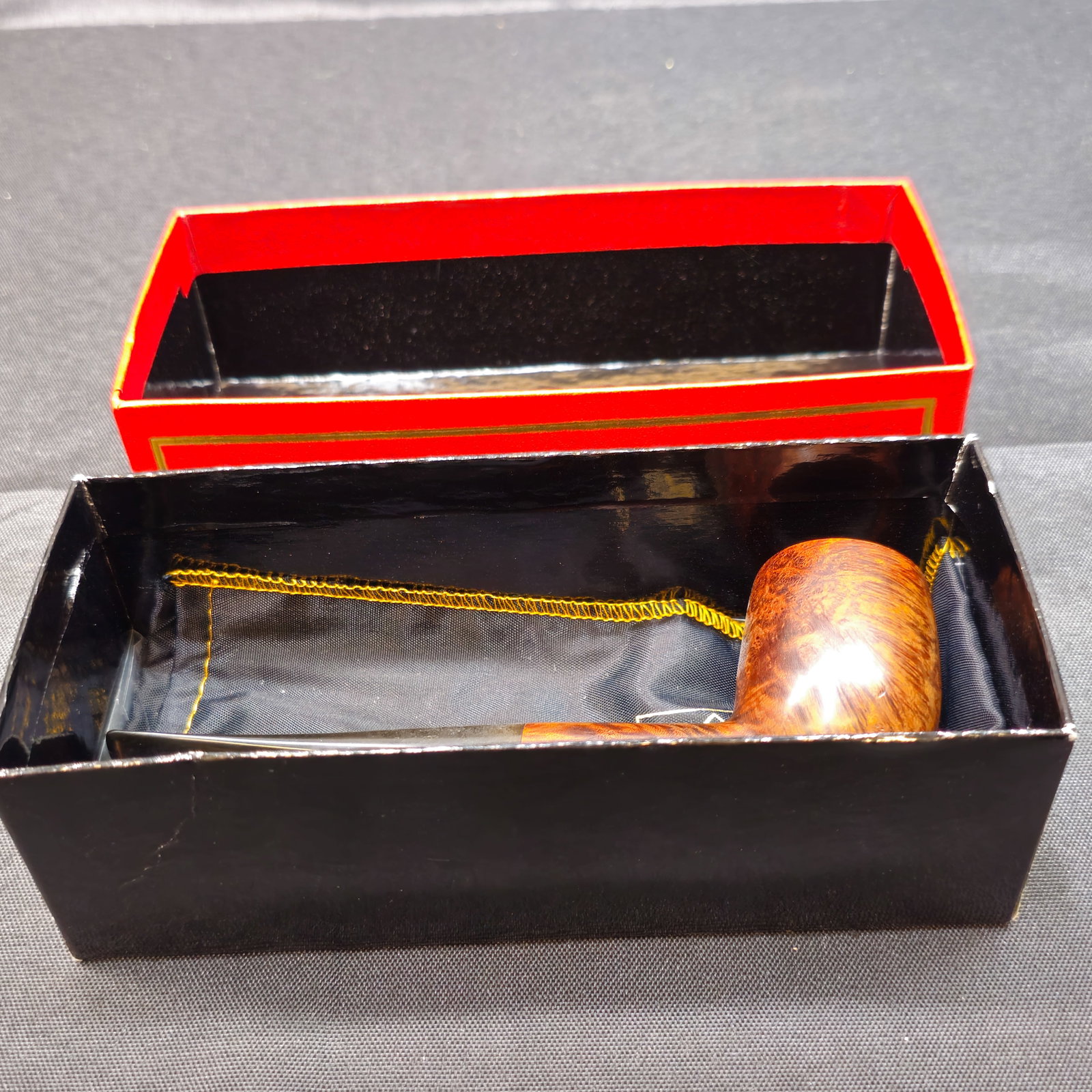 Comoy’s Tradition Briar Pipe - 8
