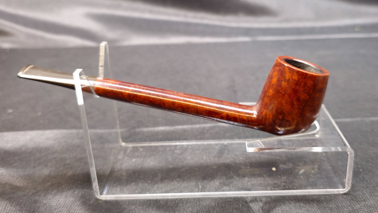 Sasieni Four Dot Walnut (1 of 6)