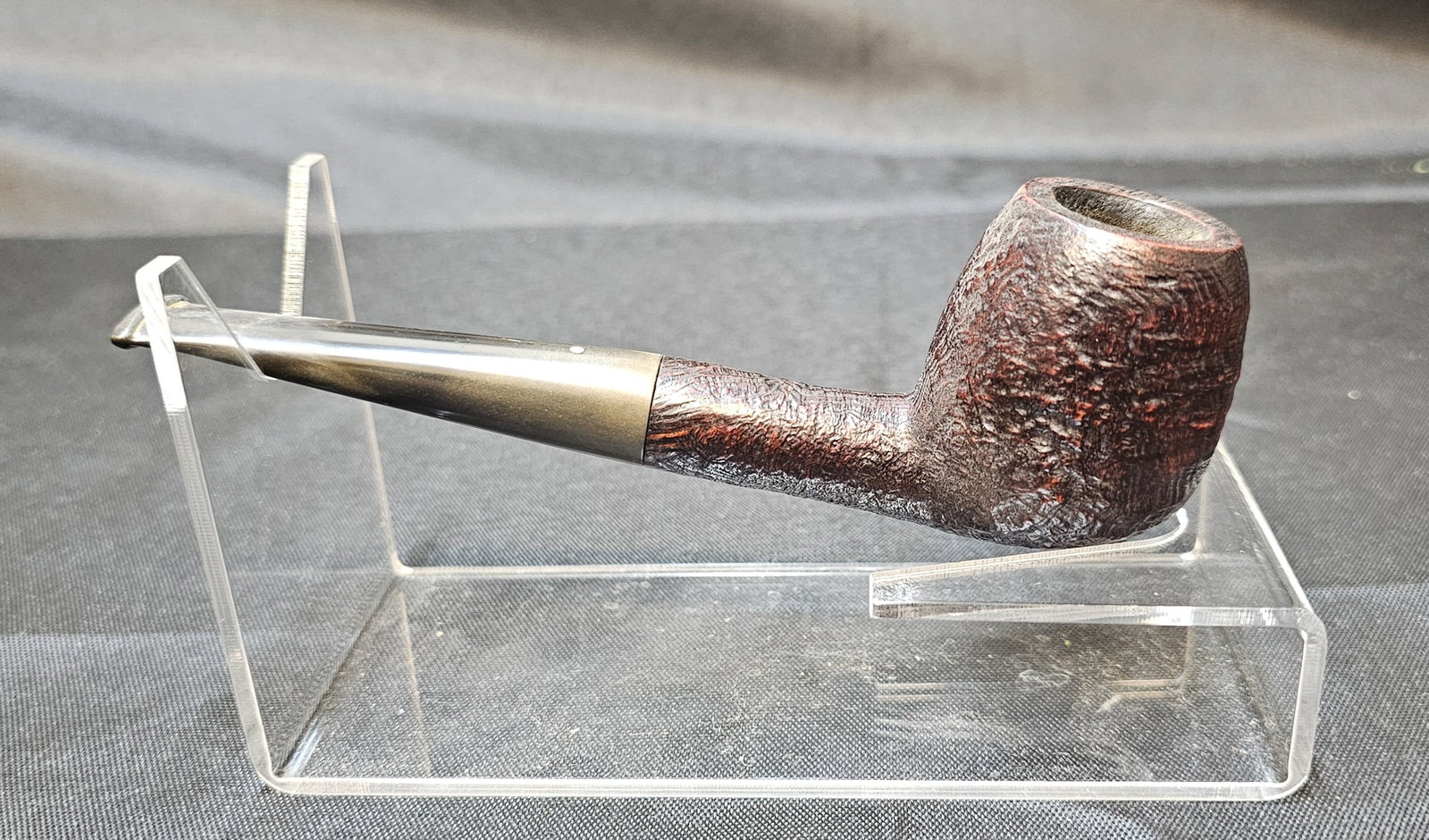 Dunhill Shell Briar ODA 805: Dunhill Shell Briar ODA 805. English briar tobacco pipe with dark sandblasted finish, straight shank and black mouthpiece with white dot logo. Stamped "ODA 805," "DUNHILL SHELL BRIAR," and "MADE IN