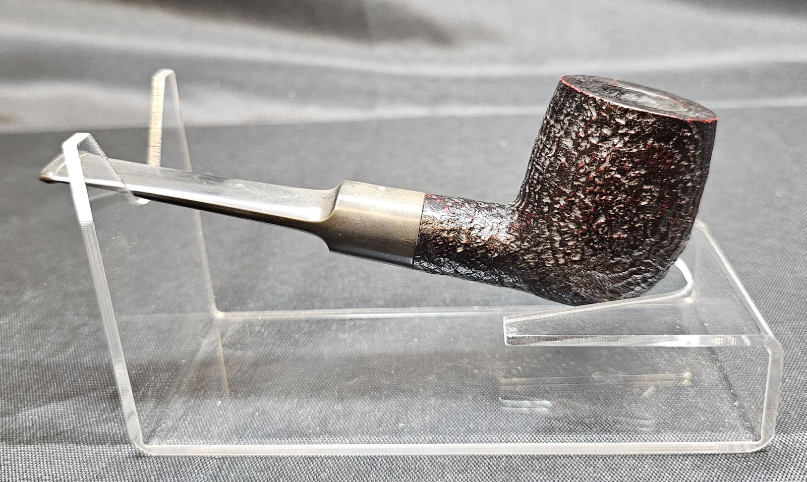 Dunhill Shell Briar LB Pipe: Dunhill Shell Briar LB Pipe. English briar tobacco pipe with dark sandblasted Shell Briar finish, straight form and black mouthpiece. Stamped "6 LB DUNHILL SHELL BRIAR MADE IN ENGLAND 7" with