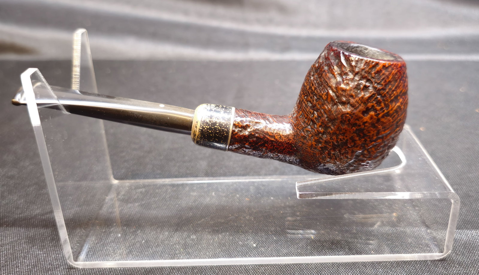 Dunhill Shell Briar ODA 806 Silver Mounted Pipe: Dunhill Shell Briar ODA 806 Silver Mounted Pipe. Dunhill tobacco pipe in a straight billiard shape with deeply textured Shell Briar finish, black vulcanite stem and hallmarked silver mount. Shank mark