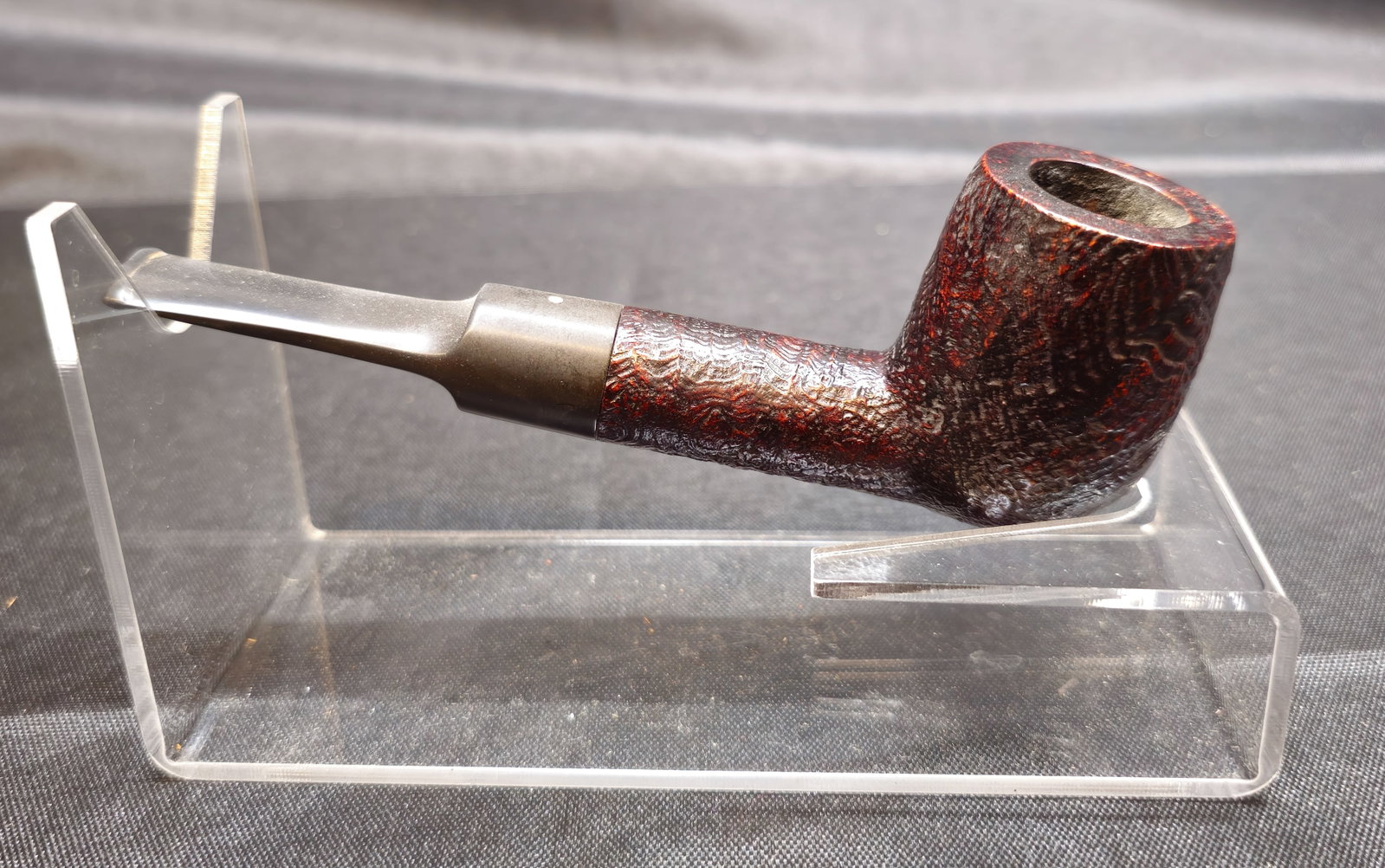 Dunhill Shell Briar 6127 Pipe: Dunhill Shell Briar 6127 Pipe. English briar tobacco pipe in a straight pot shape with deep sandblasted Shell Briar finish and black vulcanite stem with white spot. Marked "6127," "Dunhill Shell