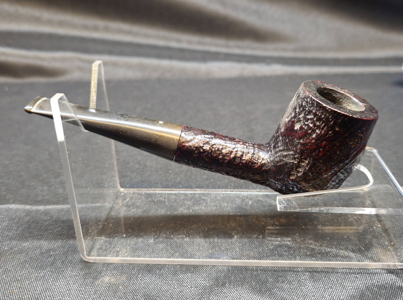 Dunhill Shell Briar LB F/T 4S Pipe: Dunhill Shell Briar LB F/T 4S Pipe. English briar tobacco pipe with dark sandblasted Shell Briar finish, billiard form and black mouthpiece with Dunhill white spot. Stamped "LB F/T," "DUNHILL SHELL