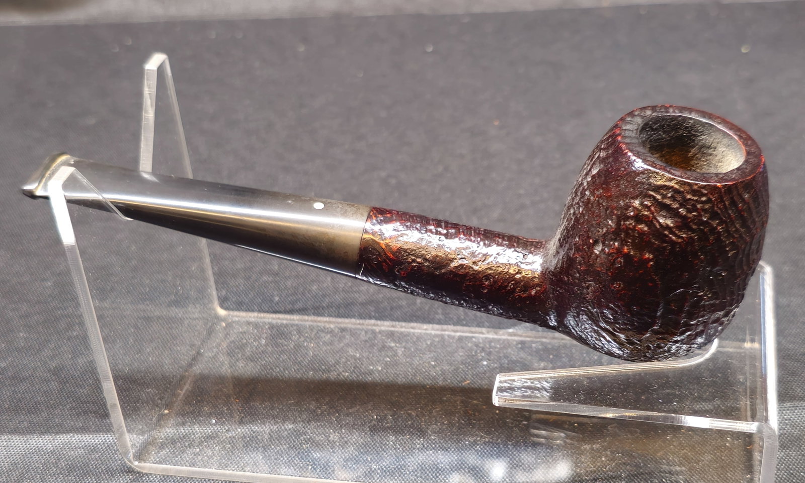 Dunhill Shell Briar ODA F/T 806 Pipe: Dunhill Shell Briar ODA F/T 806 Pipe. English briar tobacco pipe with dark sandblasted Shell Briar finish, straight Billiard shape and black tapered mouthpiece with Dunhill white spot. Stamped "ODA