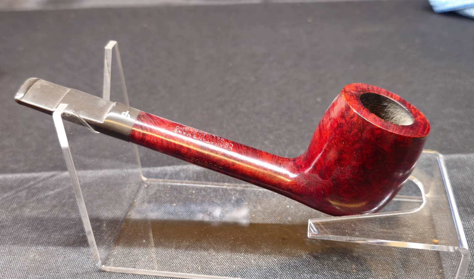 Charatan's Make Belvedere Pipe: Charatan's Make Belvedere Pipe. English briar tobacco pipe with smooth deep red finish, straight stem and black mouthpiece with metal band. Stamped “CHARATAN'S MAKE LONDON ENGLAND