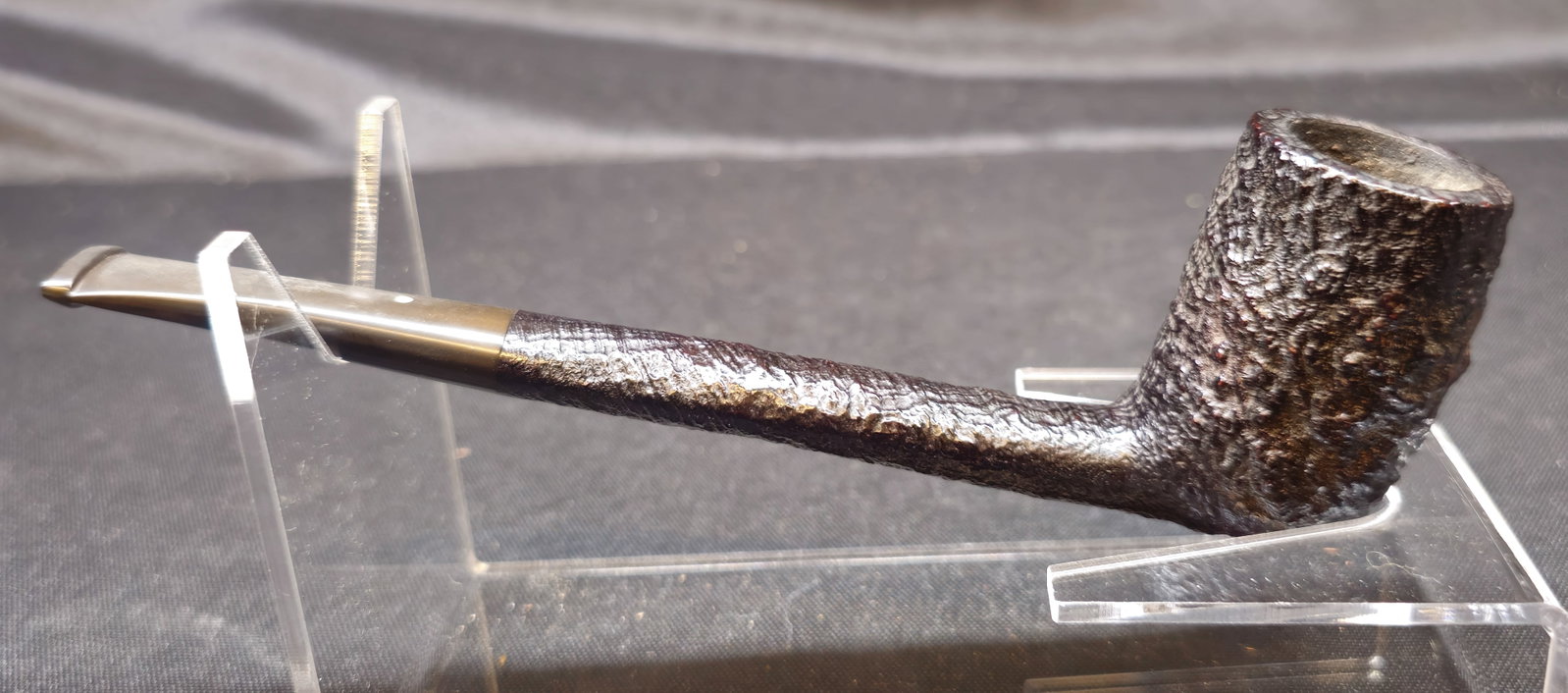 Dunhill Shell Briar 1609 Pipe: Dunhill Shell Briar 1609 tobacco pipe, deeply rusticated dark-finished briar in a straight billiard form with tapered black stem and Dunhill white spot. Stamped “1609,” “DUNHILL