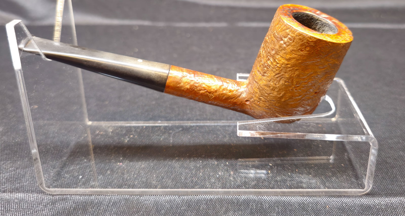 Dunhill Tanshell 410Y Pipe 1977: 1977 Dunhill Tanshell 410Y Pipe. Dunhill tobacco pipe in a straight billiard form with a light tan sandblasted briar finish and black vulcanite stem bearing the Dunhill White Spot. Stamped