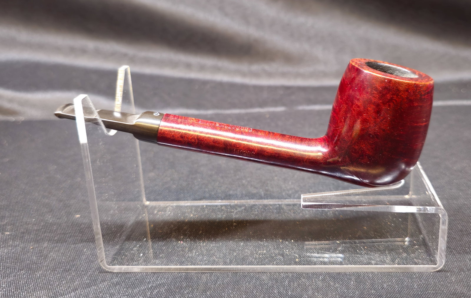 Charatan's Make Belvedere 4402DC Pipe: Charatan's Make Belvedere 4402DC tobacco pipe, London, England, featuring a smooth rich reddish-brown briar finish with Charatan Double Comfort stem and CP stem logo. Stamped “CHARATAN'S MAKE /
