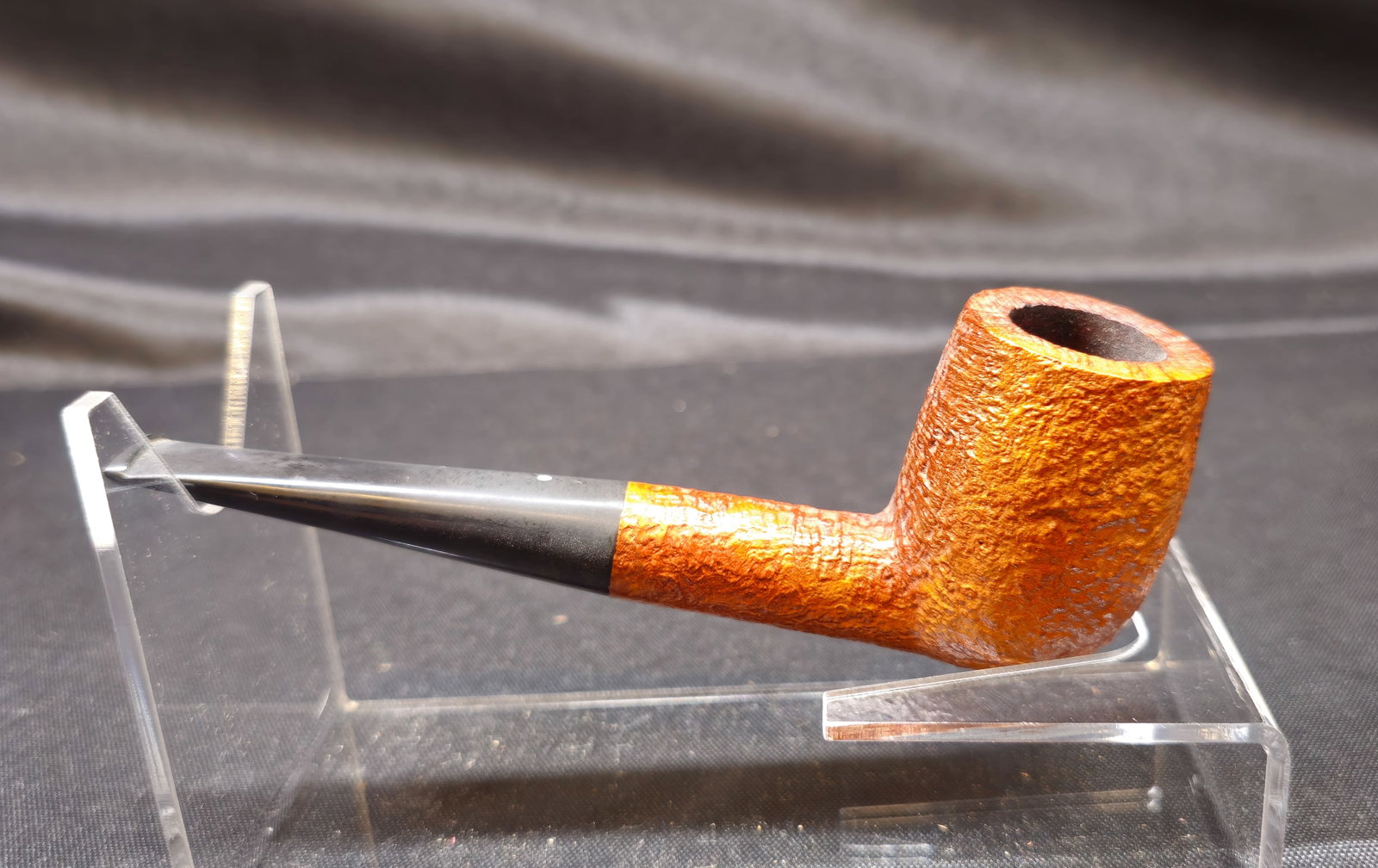 Dunhill Tanshell LES F/T Pipe: Dunhill Tanshell LES F/T tobacco pipe, Made in England 8, dating to 1968, featuring Dunhill's light tan sandblasted Tanshell finish with straight fishtail stem and white spot. Stamped “LES F/T
