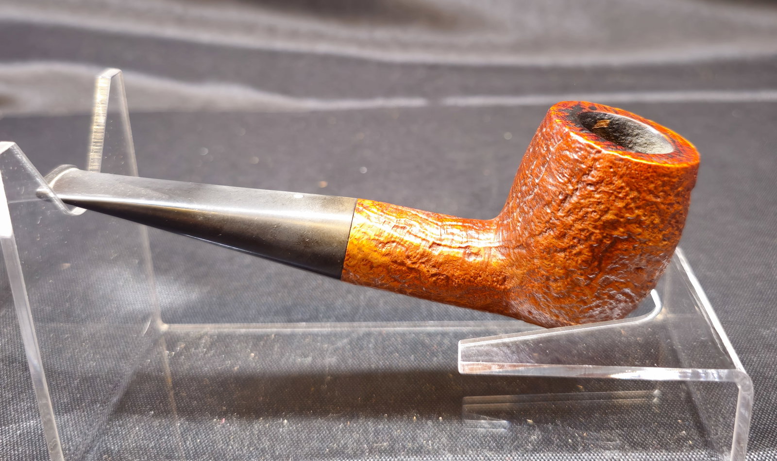 Dunhill Tanshell 127 F/T Pipe: Dunhill Tanshell 127 F/T tobacco pipe, Made in England 7, dating to 1967, featuring Dunhill's sandblasted Tanshell finish with straight fishtail stem and white spot. Shape number 127 stamped to
