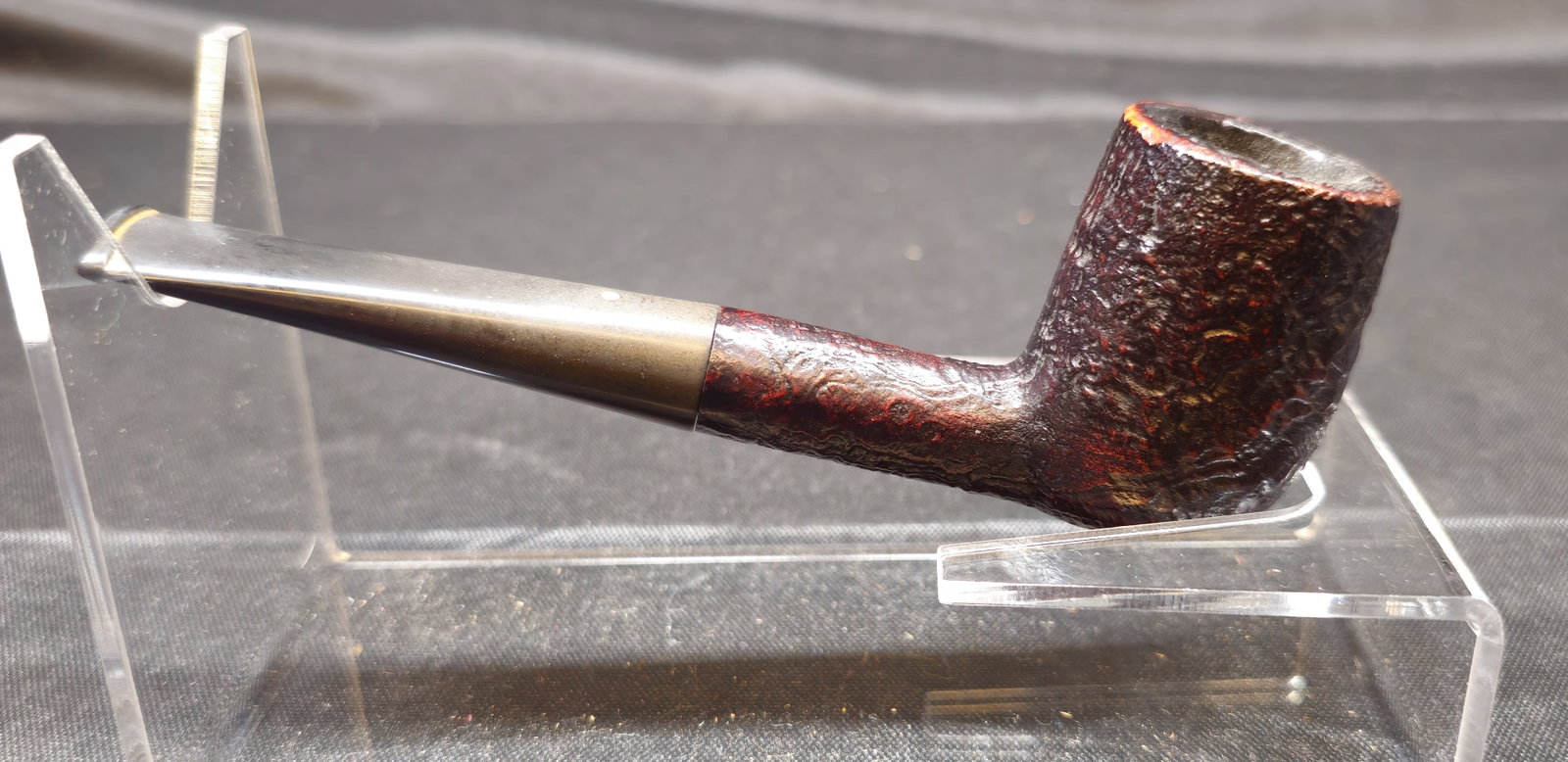Dunhill Shell Briar 59 F/T Pipe: Dunhill Shell Briar 59 F/T tobacco pipe, Made in England 8, dating to 1968, featuring Dunhill's dark sandblasted Shell Briar finish with straight tapered stem and white spot. Shape number 59 F/T